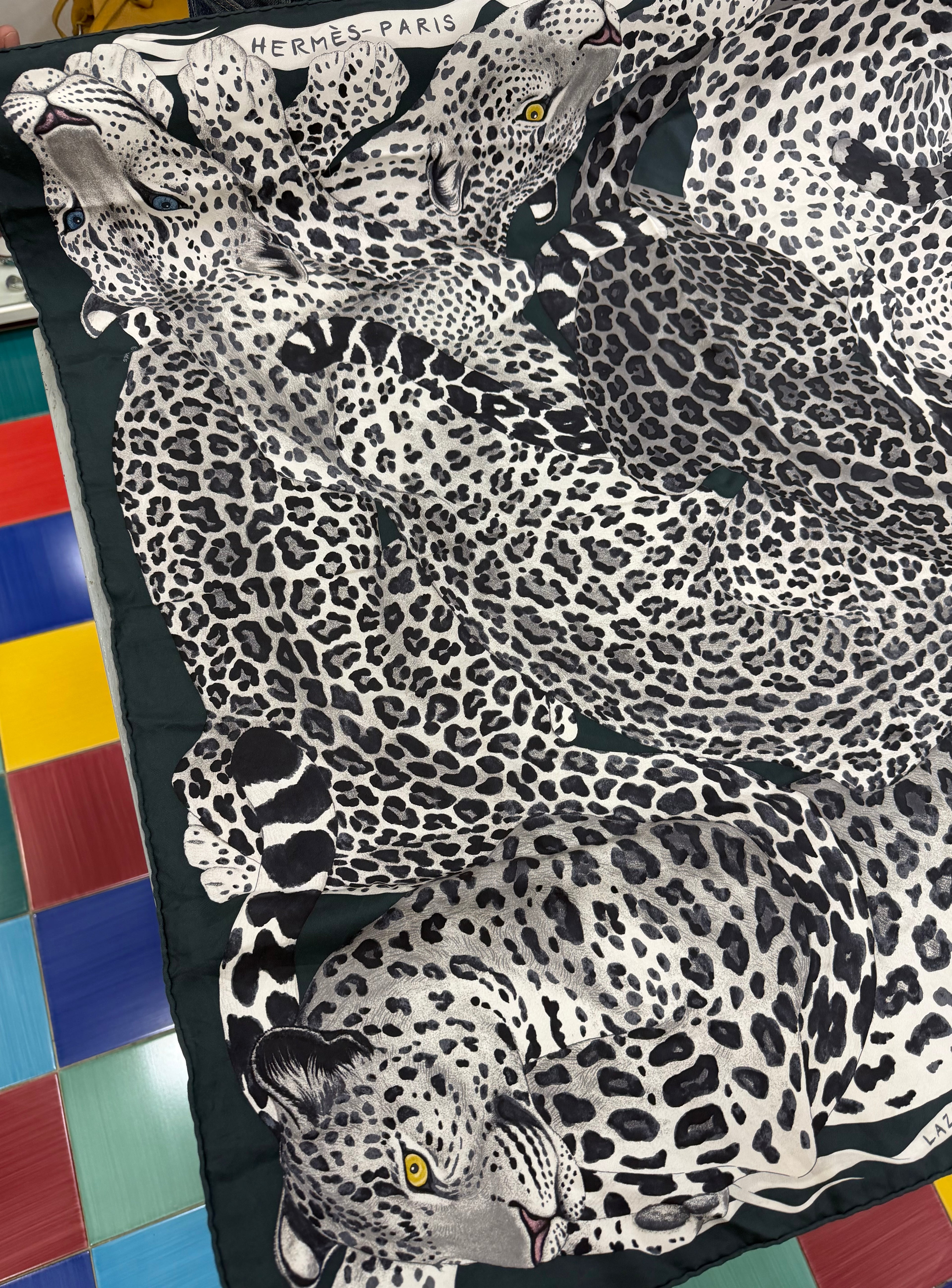 Hermès Carré 90 Lazy Leopardesses