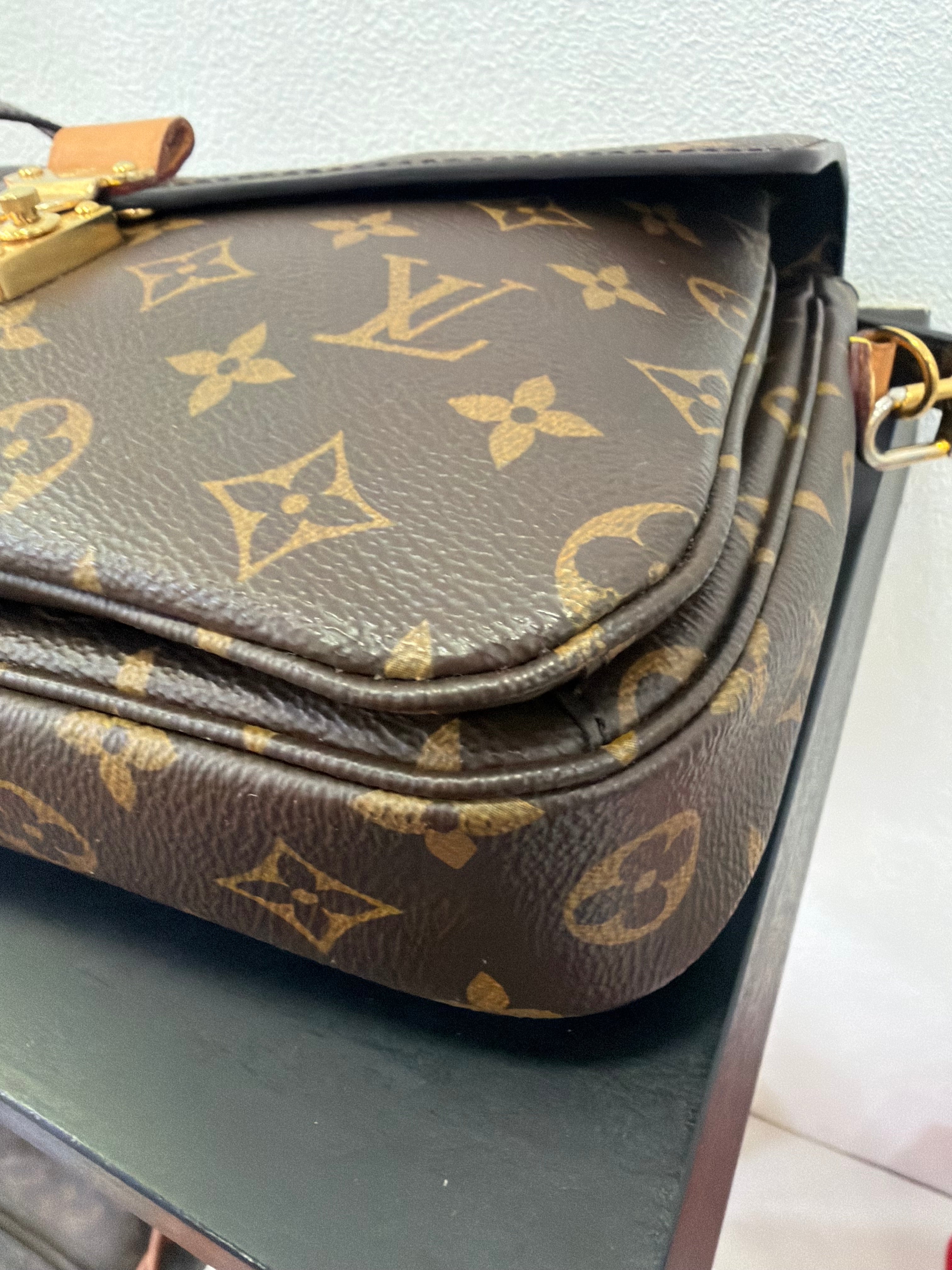 Louis Vuitton Metis Monogram