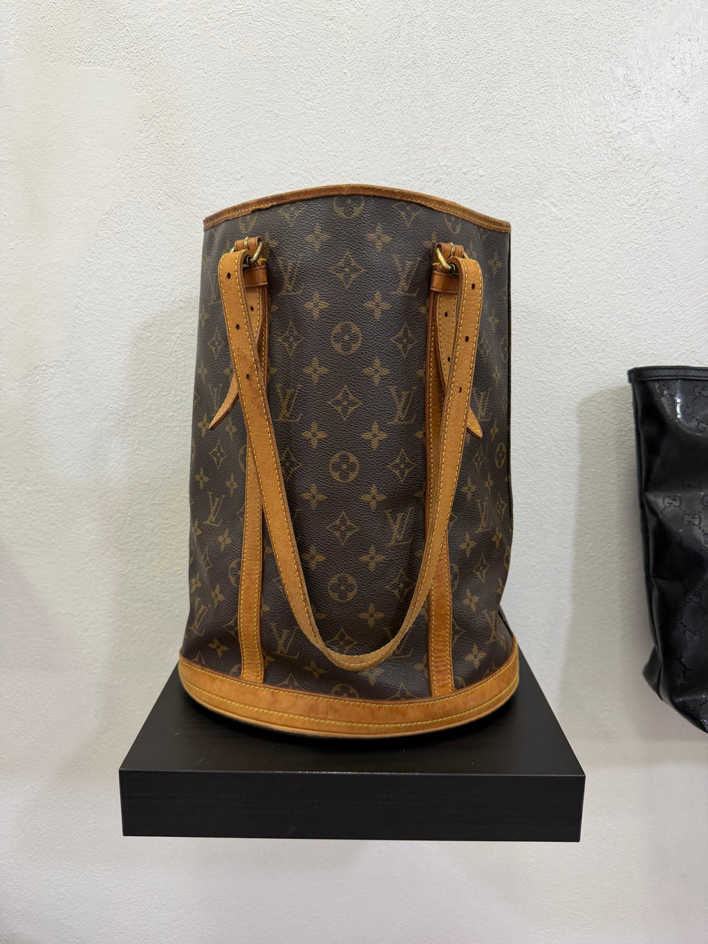 Louis Vuitton Bucket Bag GM