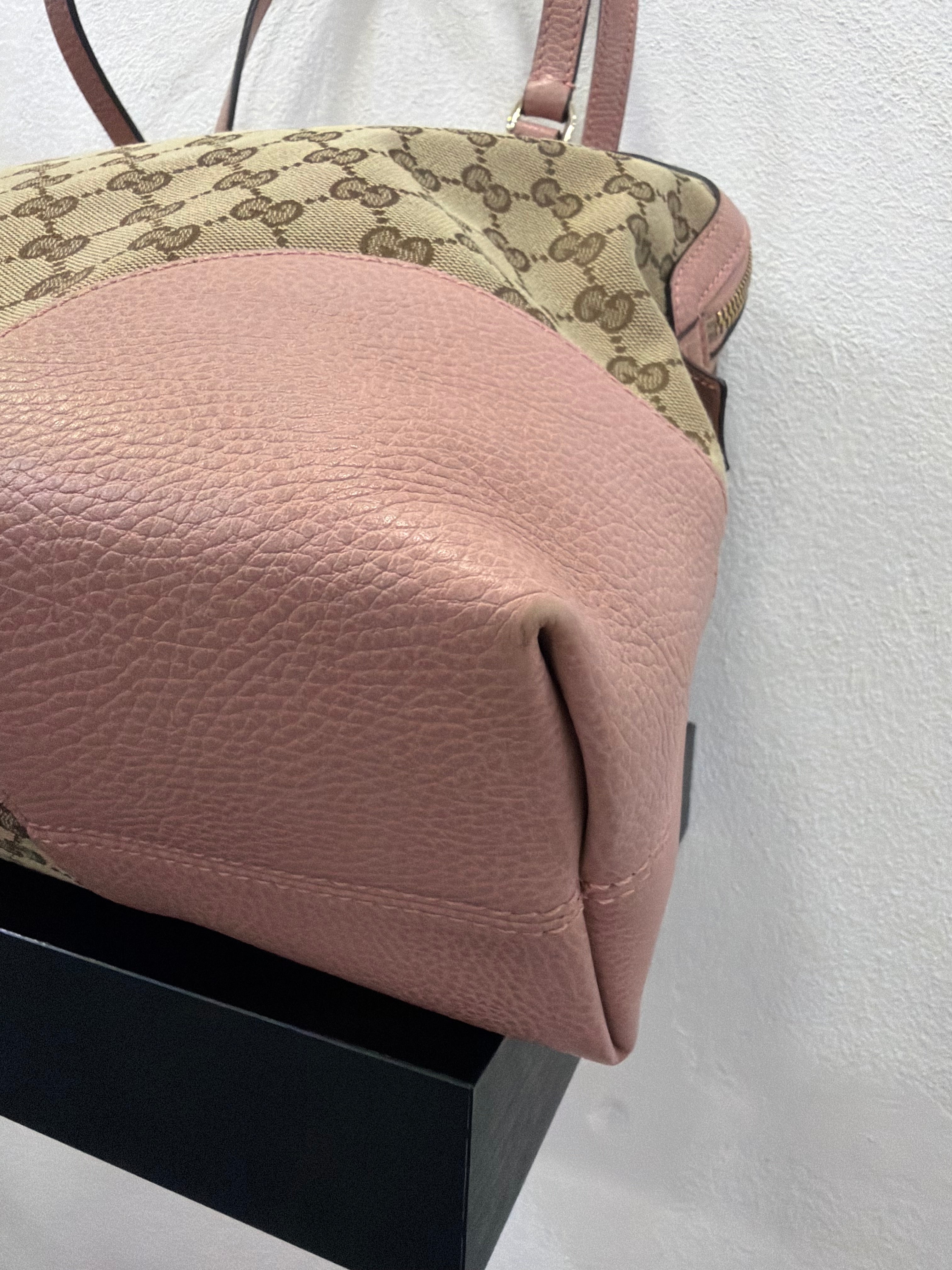 Gucci Bauletto GG supreme