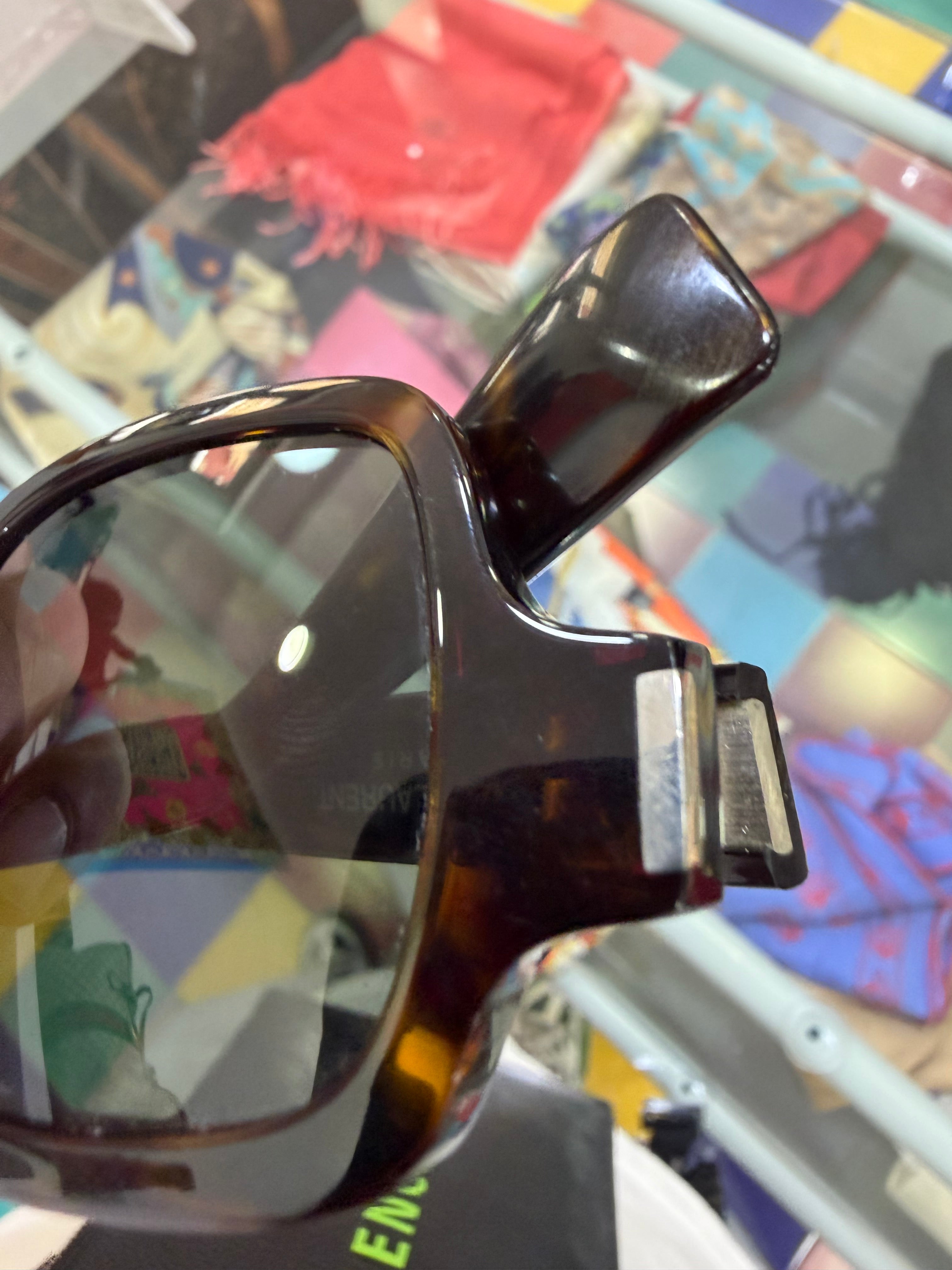 Saint Laurent lenti da sole tartarugato