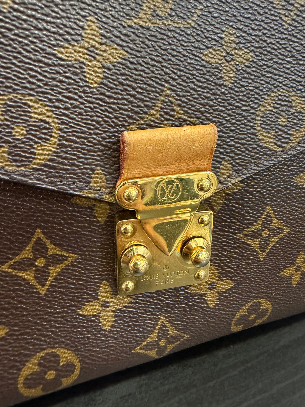 Louis Vuitton Metis Monogram