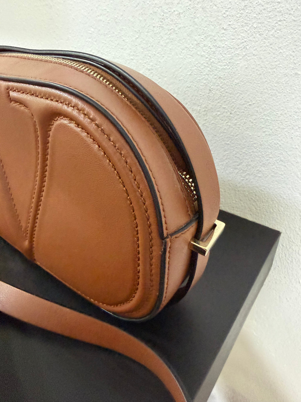 Valentino Garavani Camera Bag V Logo