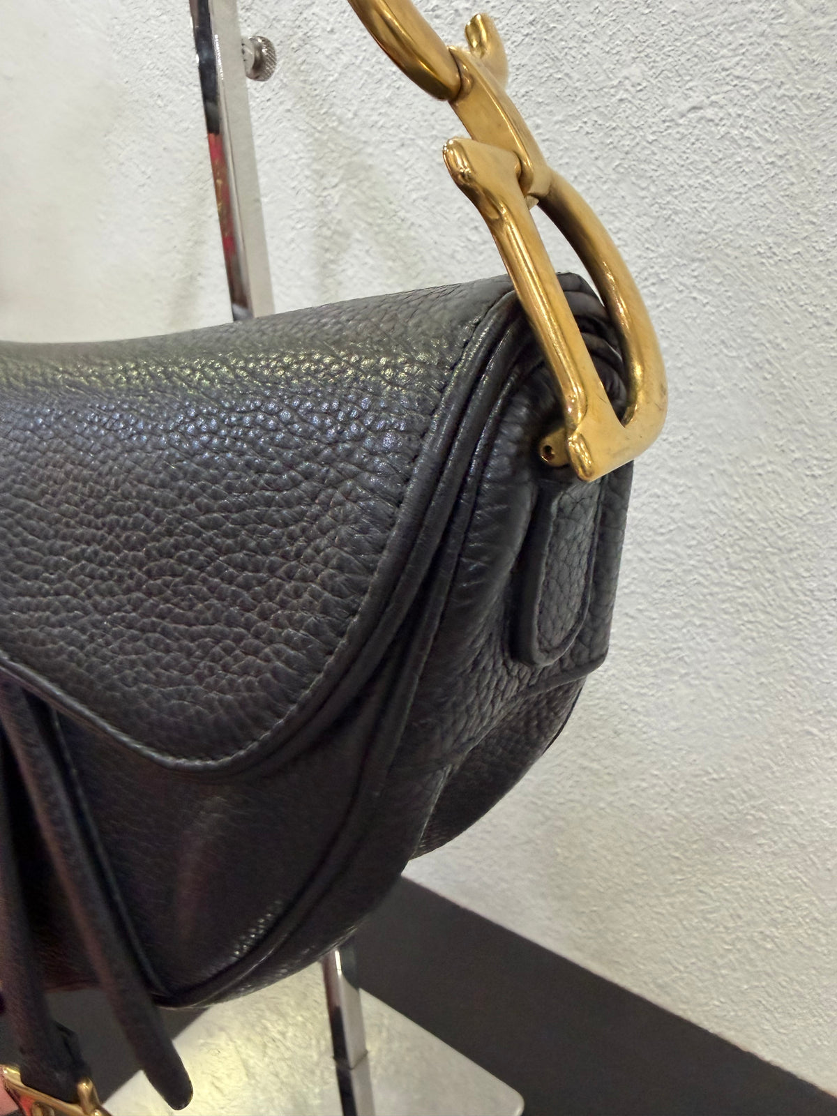 Christian Dior Saddle Nera in pelle granulata