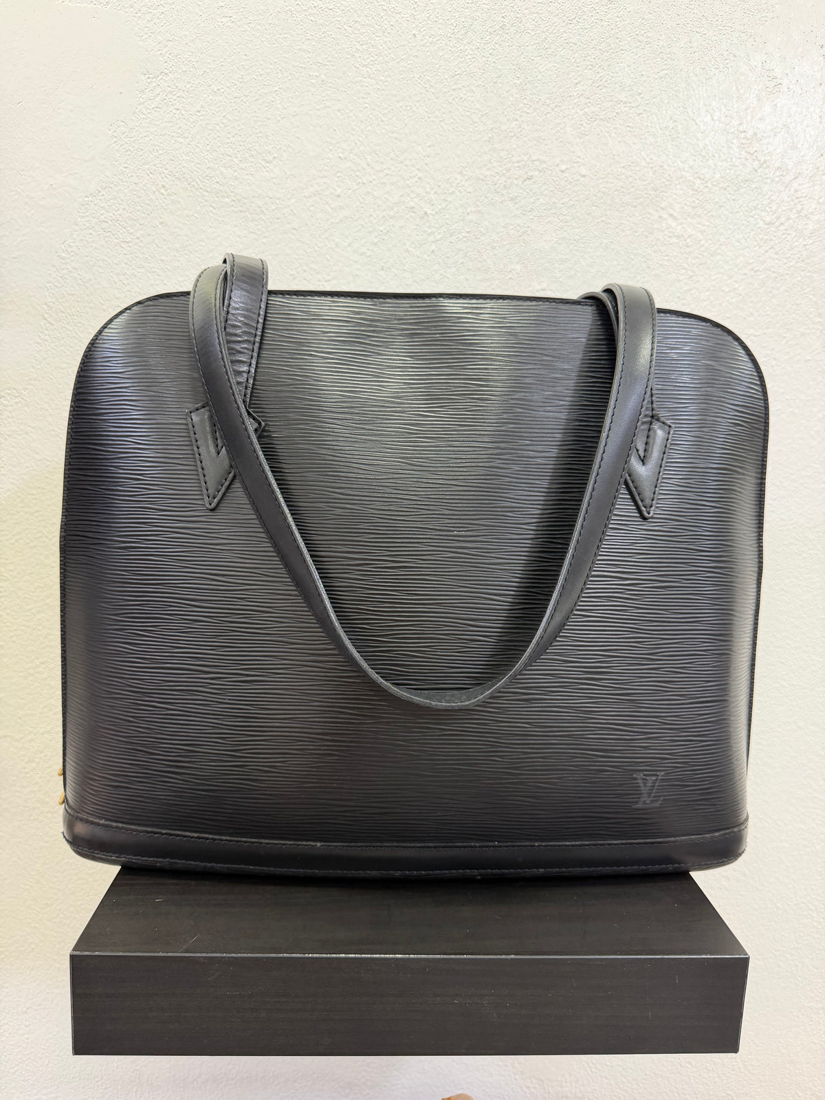 Louis Vuitton Lussac Epi Nero