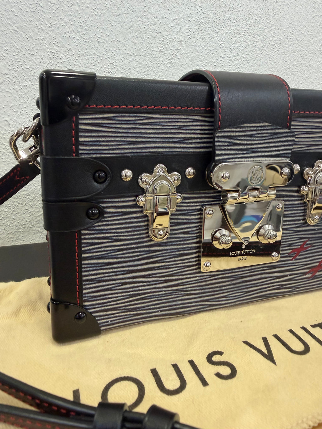 Louis vuitton Petit Malle in pelle Epi Blu con croci Rosse
