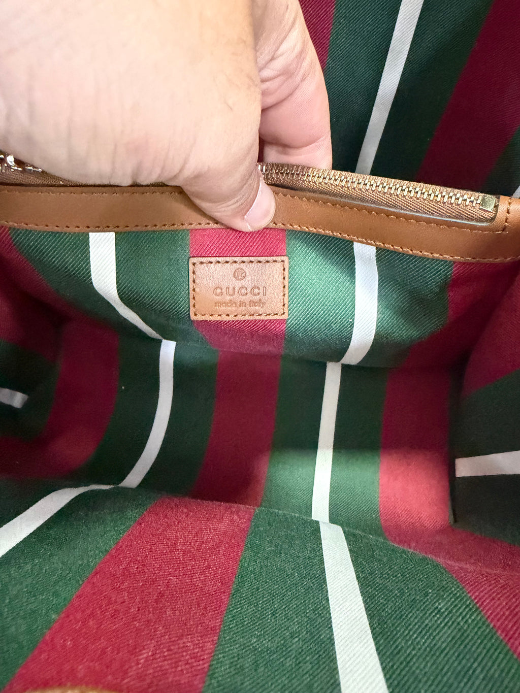 Gucci Emblem in tela GG Supreme