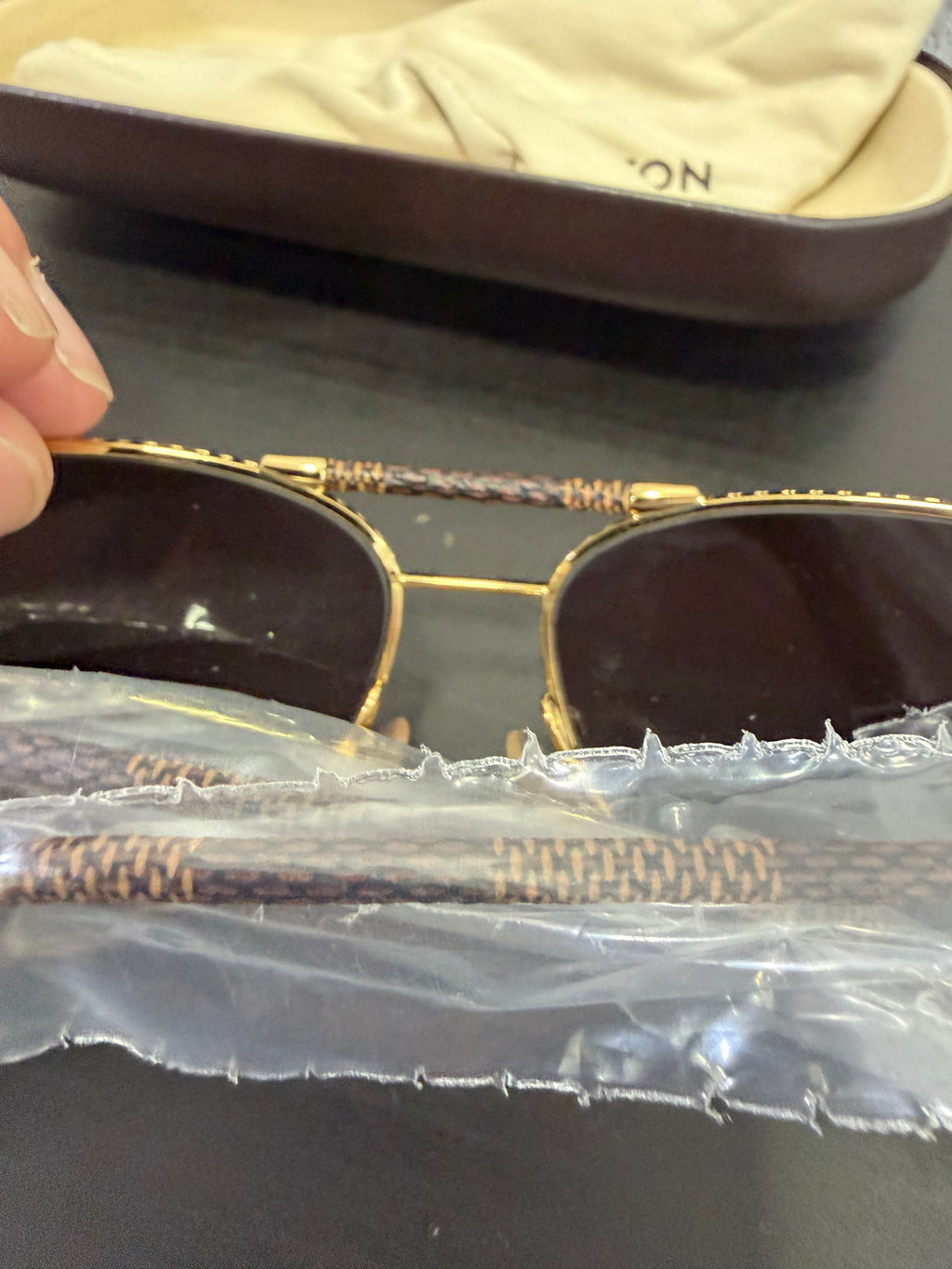 Louis Vuitton Occhiali da sole Aviator Damier