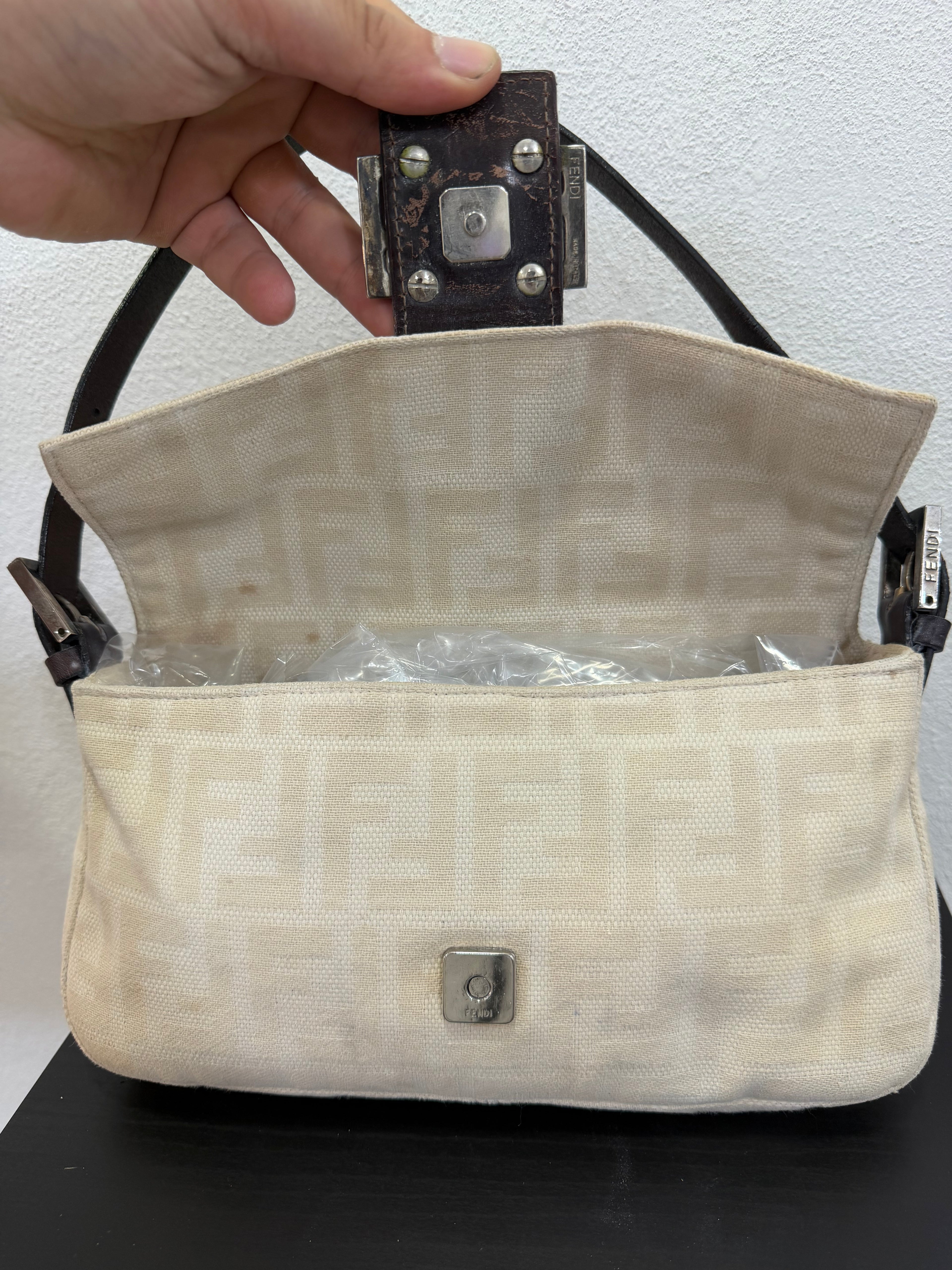 Fendi Baguette Zucca canvas beige