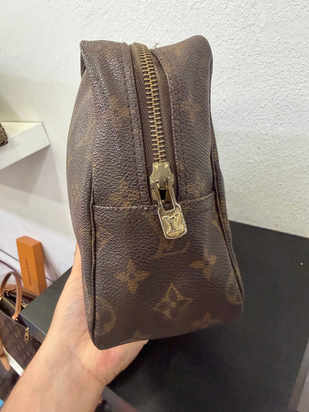 Louis Vuitton trousse 28