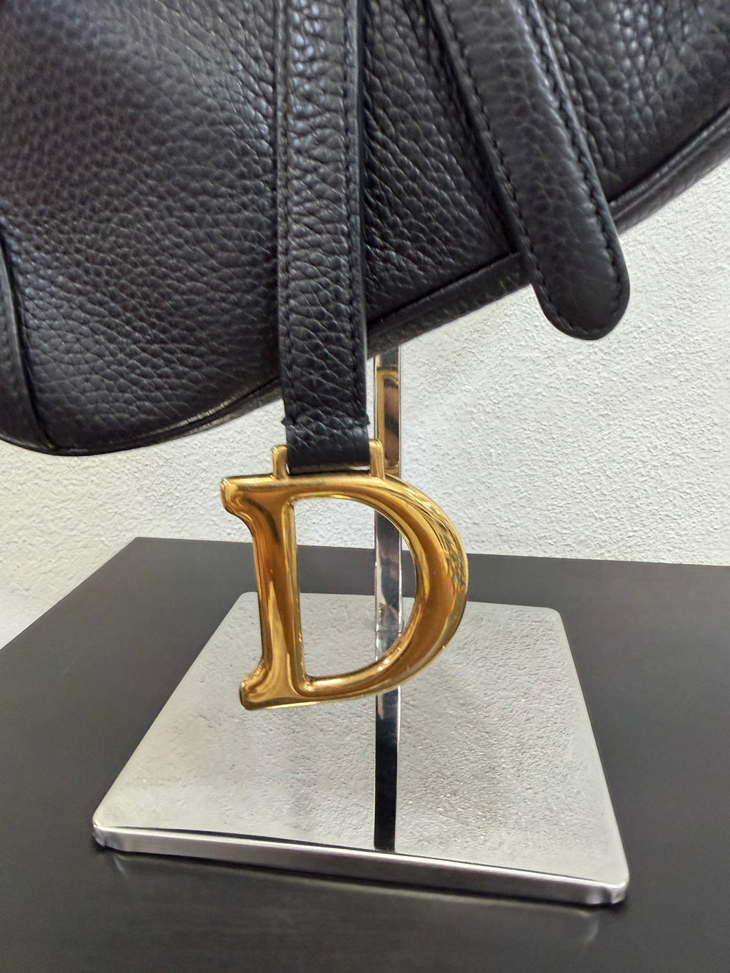 Christian Dior Saddle Nera in pelle granulata