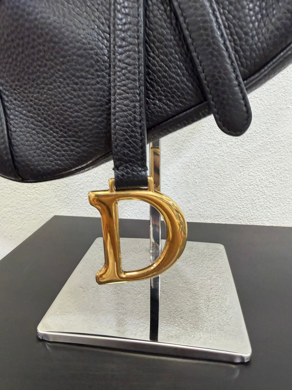 Christian Dior Saddle Nera in pelle granulata