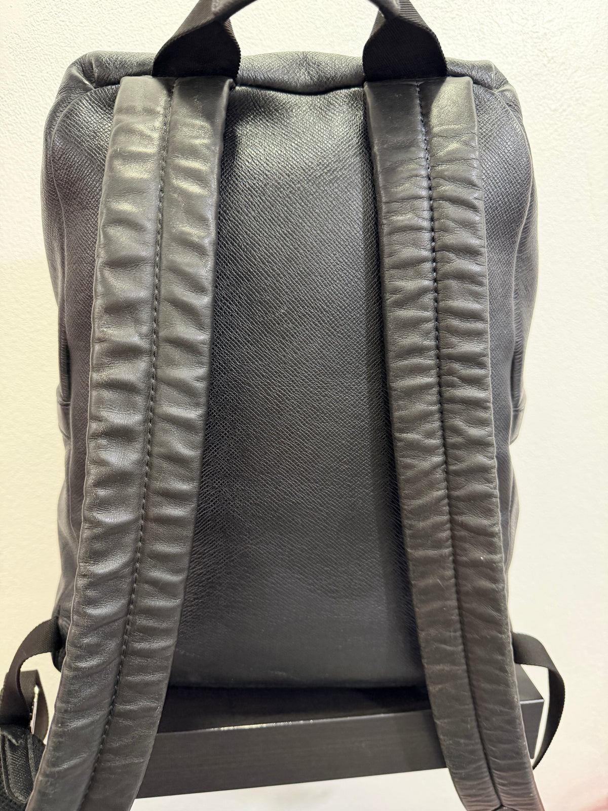 Louis Vuitton Discovery PM Taiga