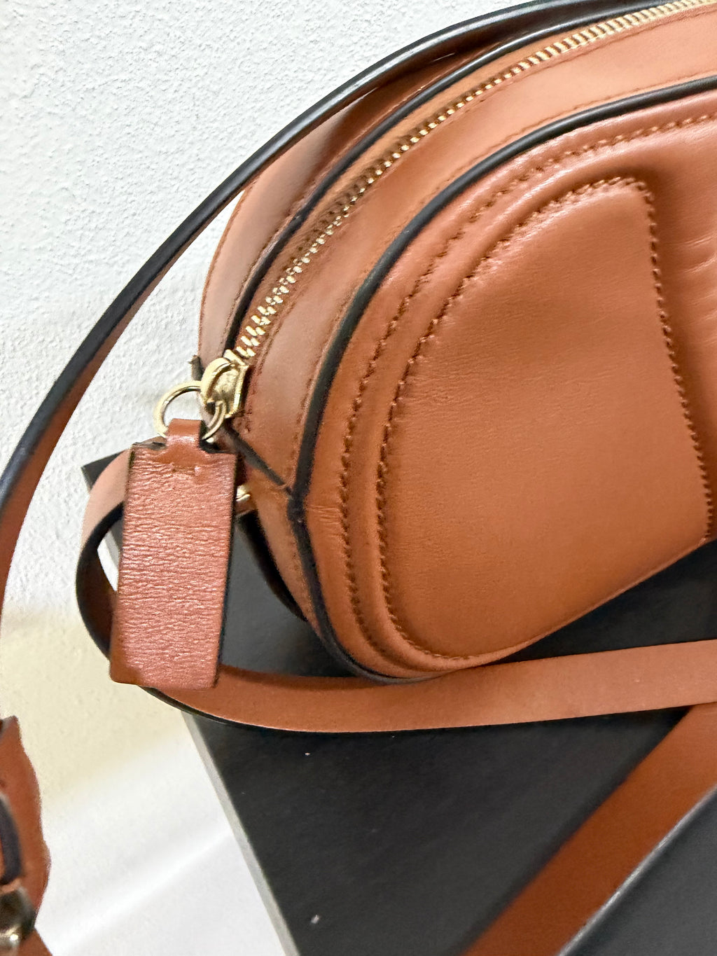 Valentino Garavani Camera Bag V Logo