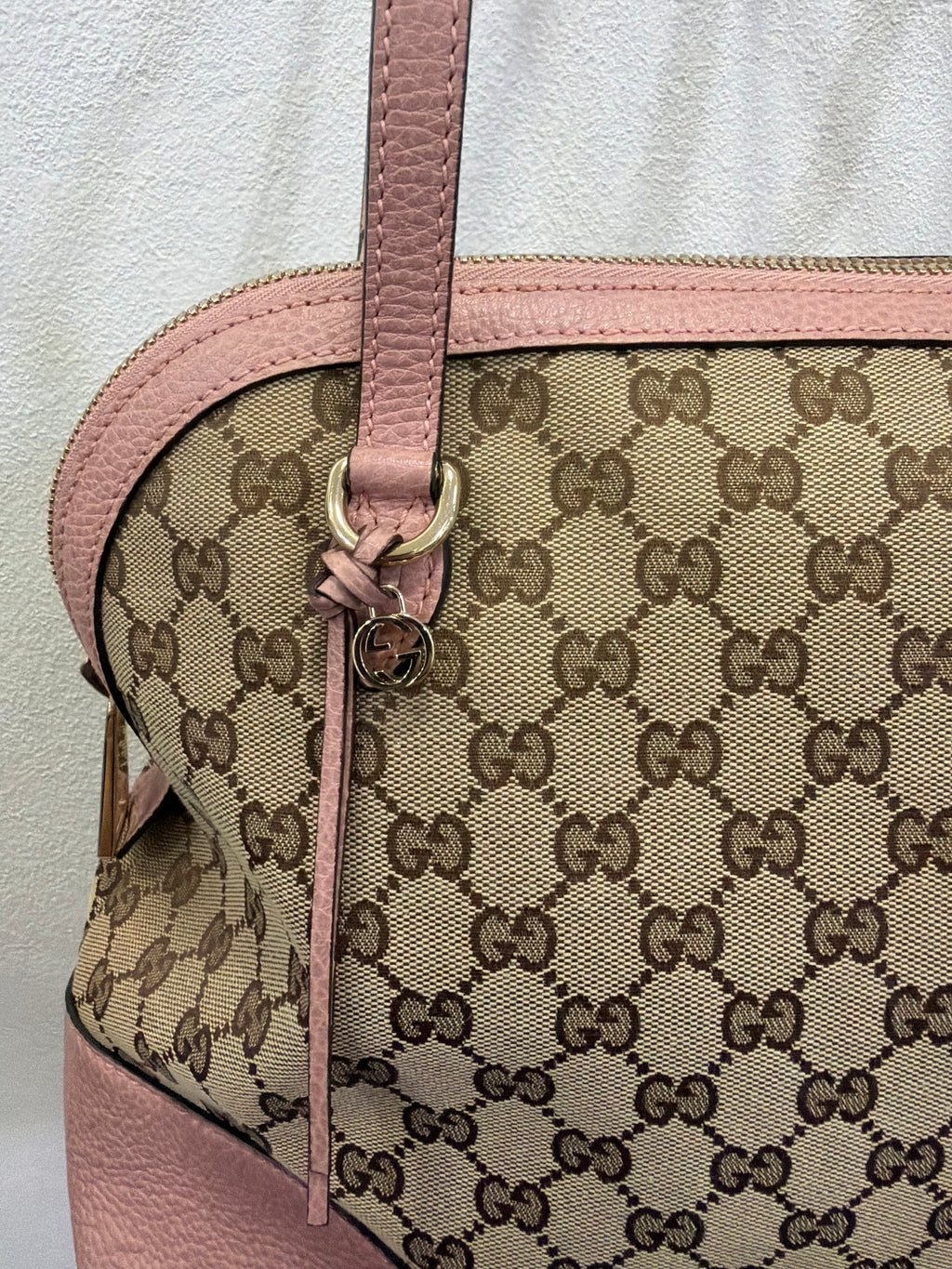 Gucci Bauletto GG supreme