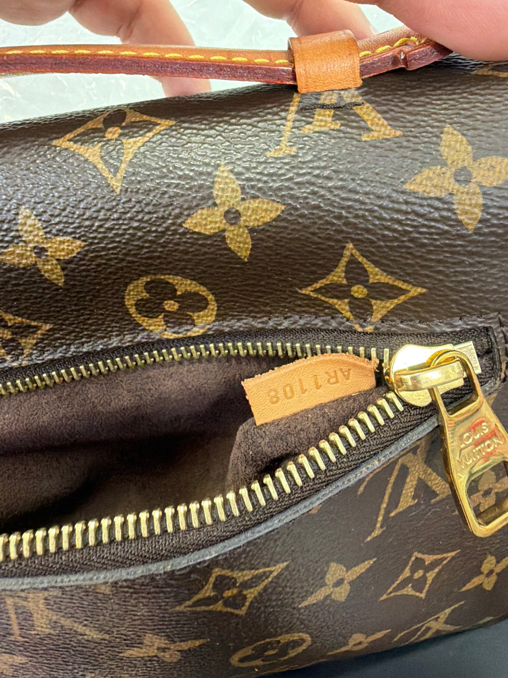 Louis Vuitton Metis Monogram