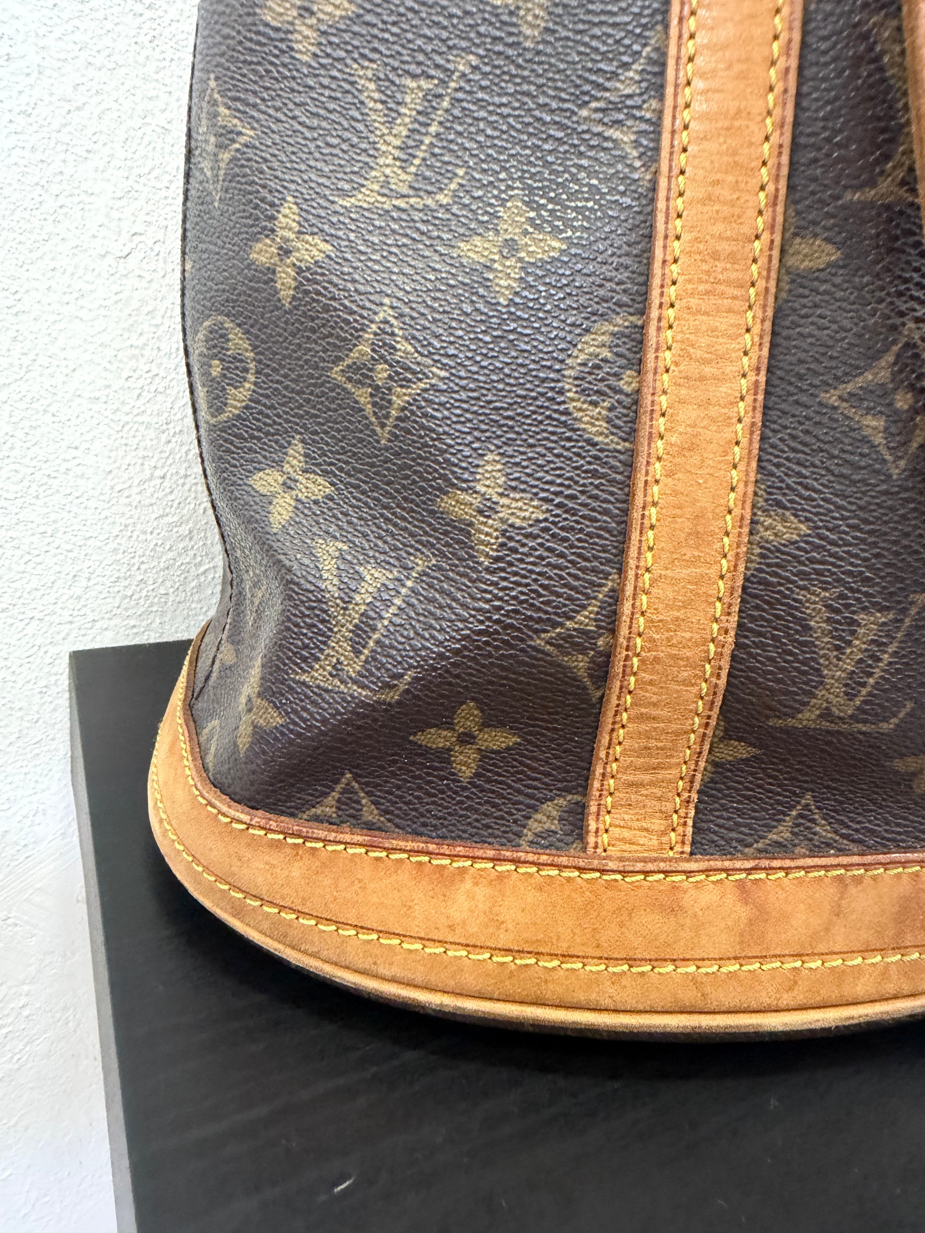 Louis Vuitton Bucket Bag GM