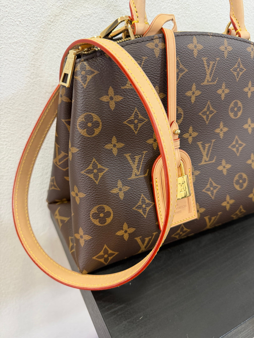 Louis Vuitton Petit Palais Monogram