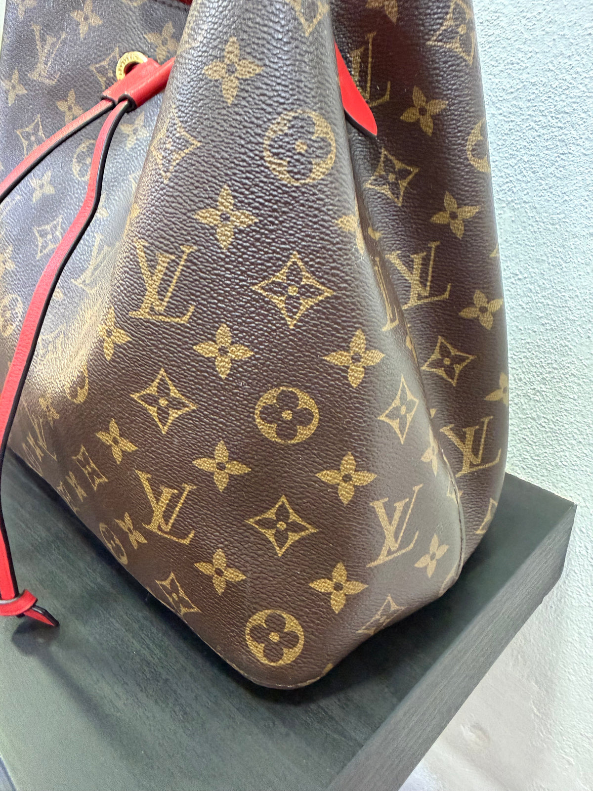Louis Vuitton Neo Noe Monogram
