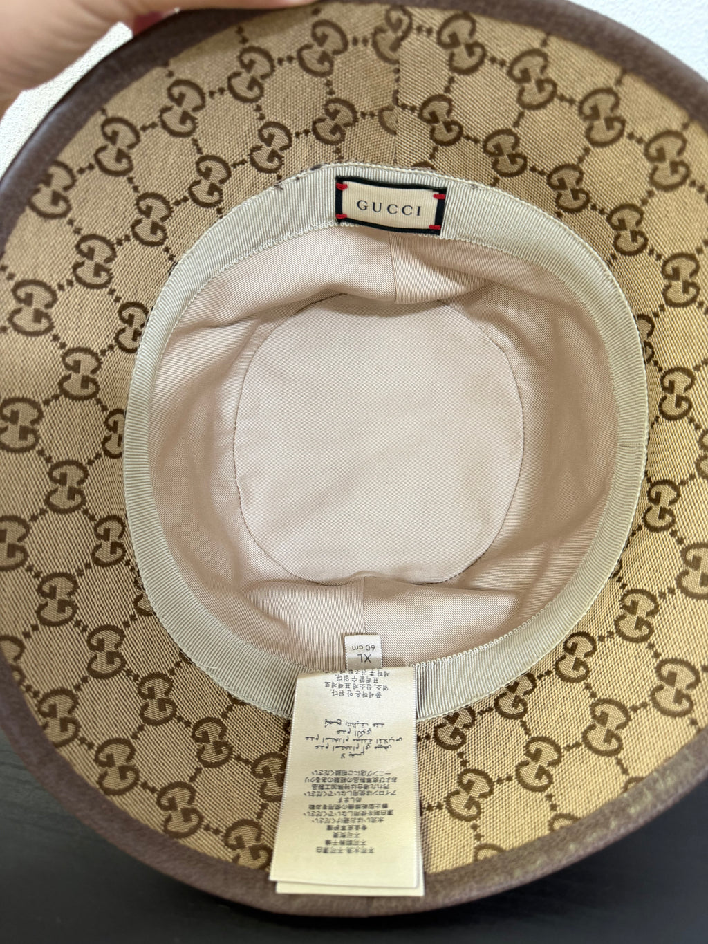 Gucci Bucket Hat GG Supreme