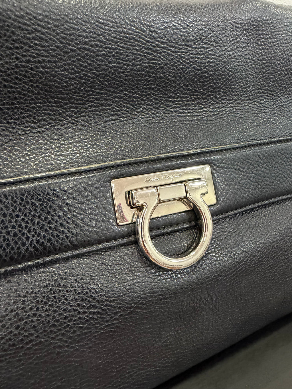 Salvatore Ferragamo Sofia Bag in pelle nera