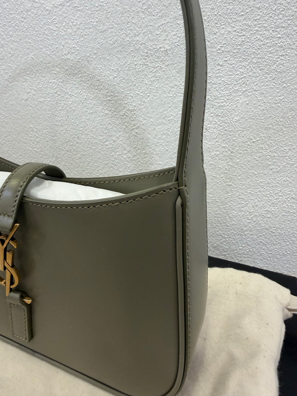 Saint Laurent Le 5 a 7 Hobo Mini