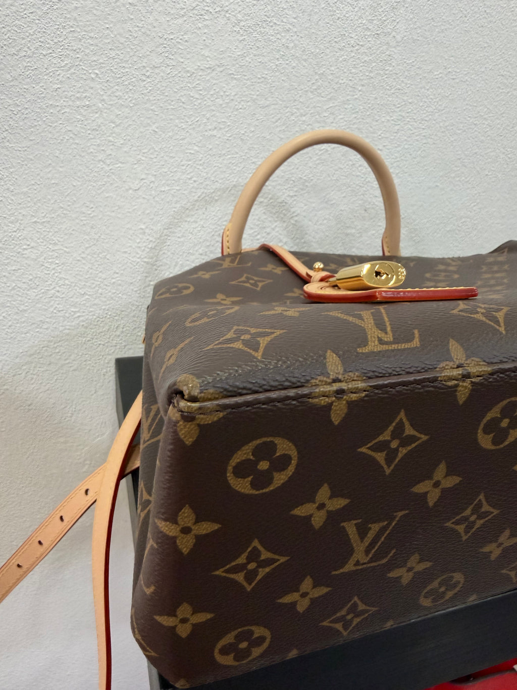 Louis Vuitton Petit Palais Monogram