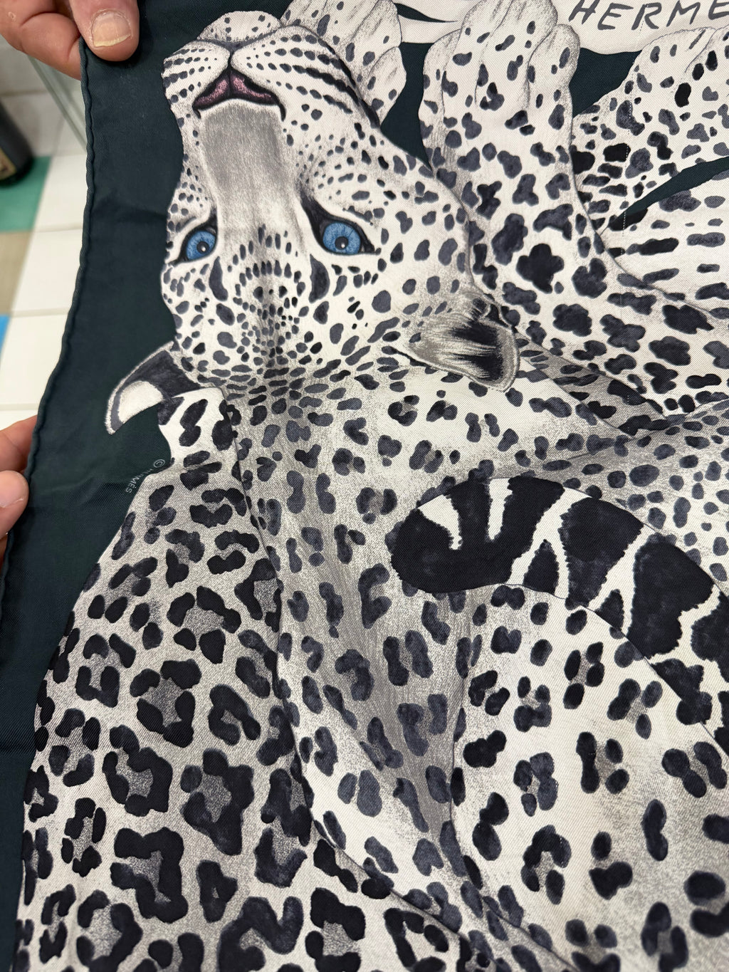 Hermès Carré 90 Lazy Leopardesses