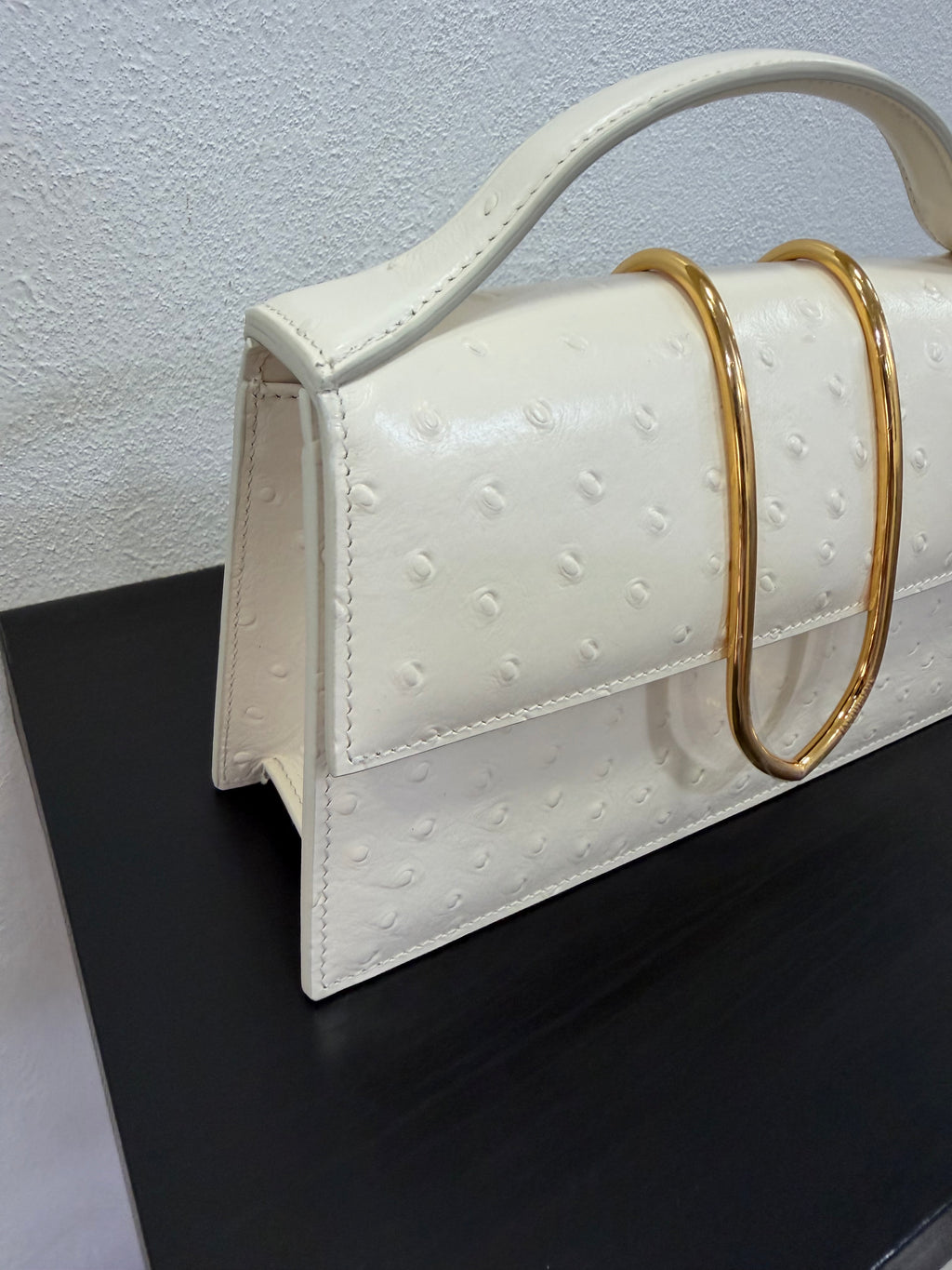 Jacquemus Le Grand Bambino Frame effetto struzzo