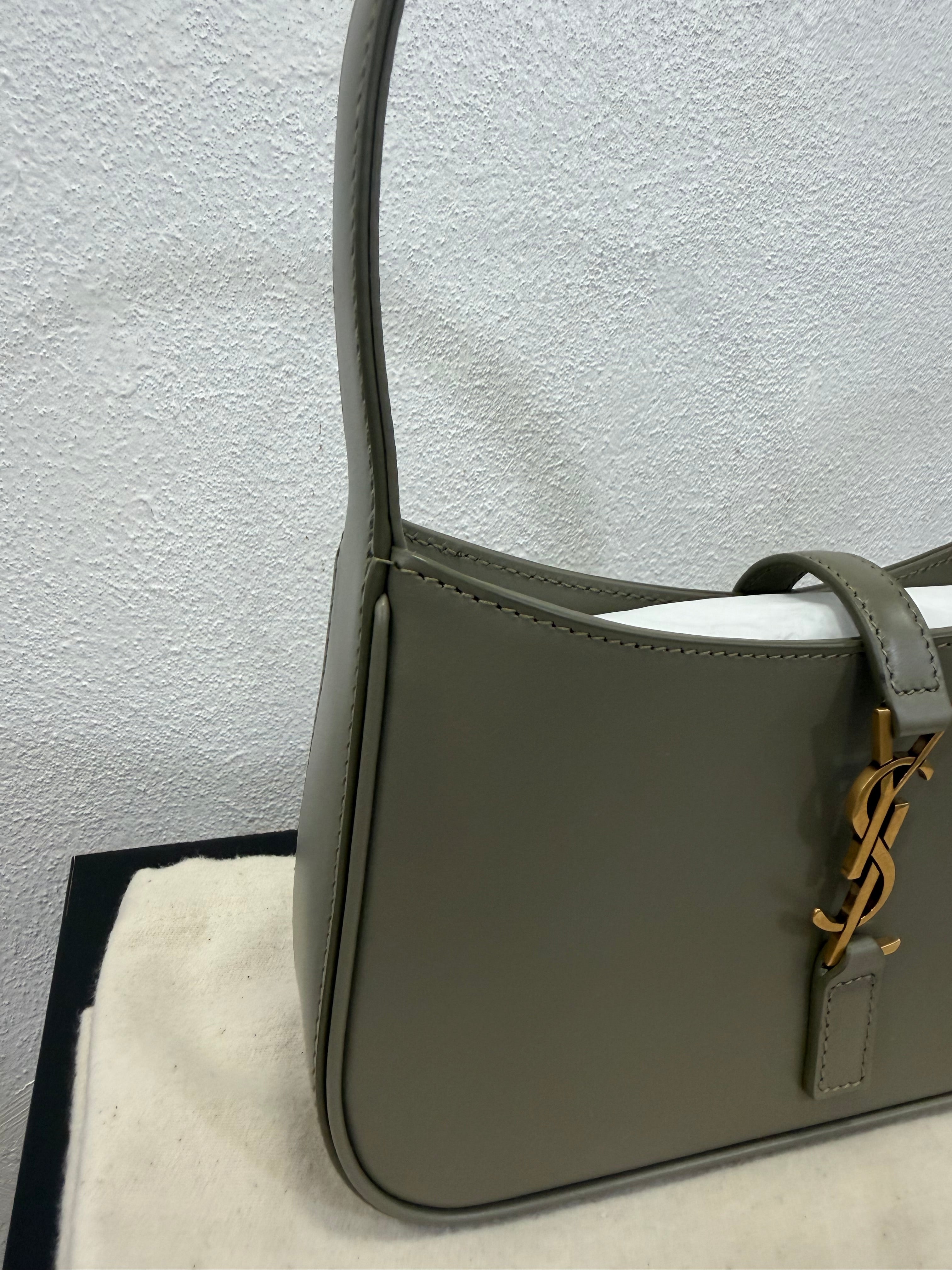 Saint Laurent Le 5 a 7 Hobo Mini