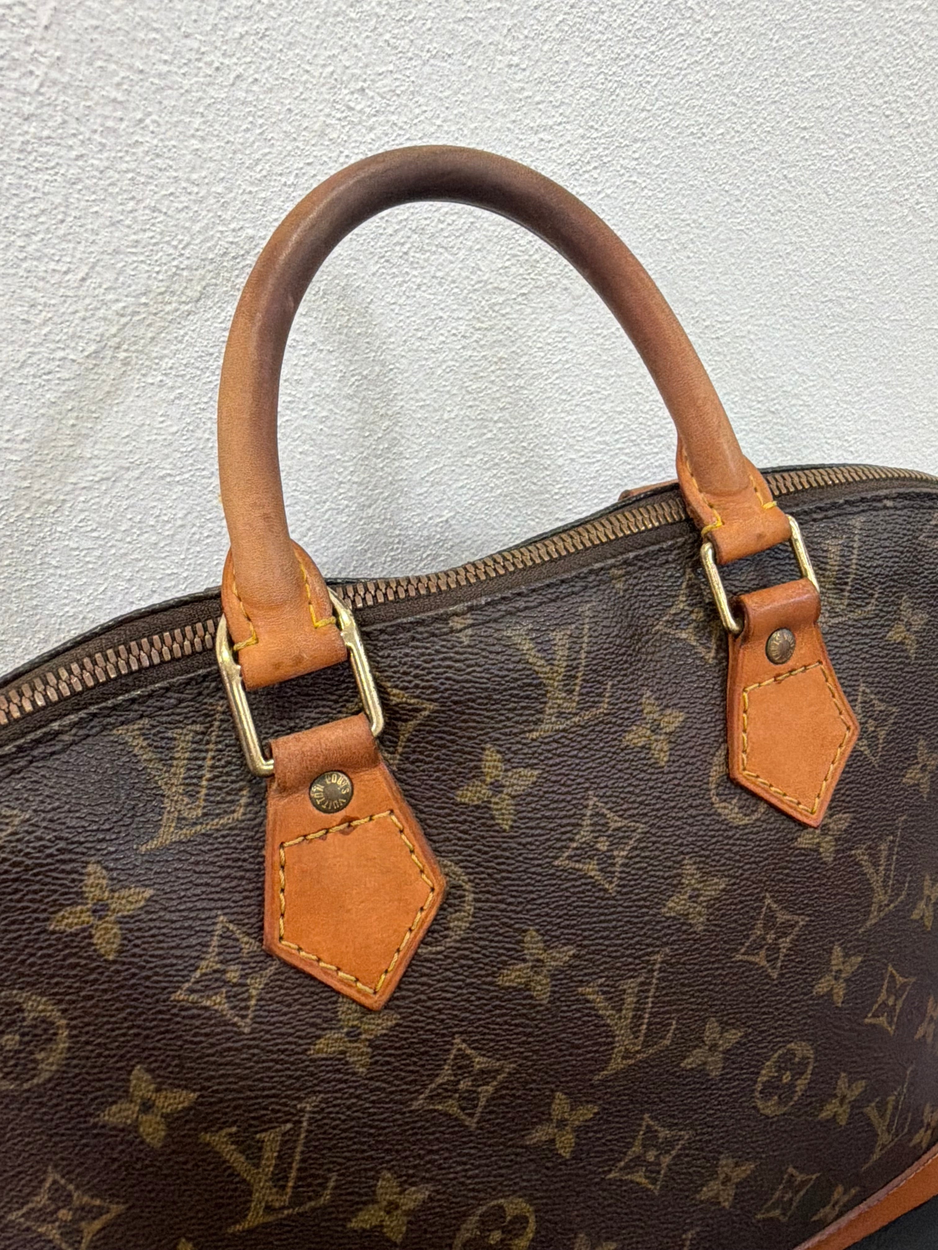 Louis Vuitton Alma PM