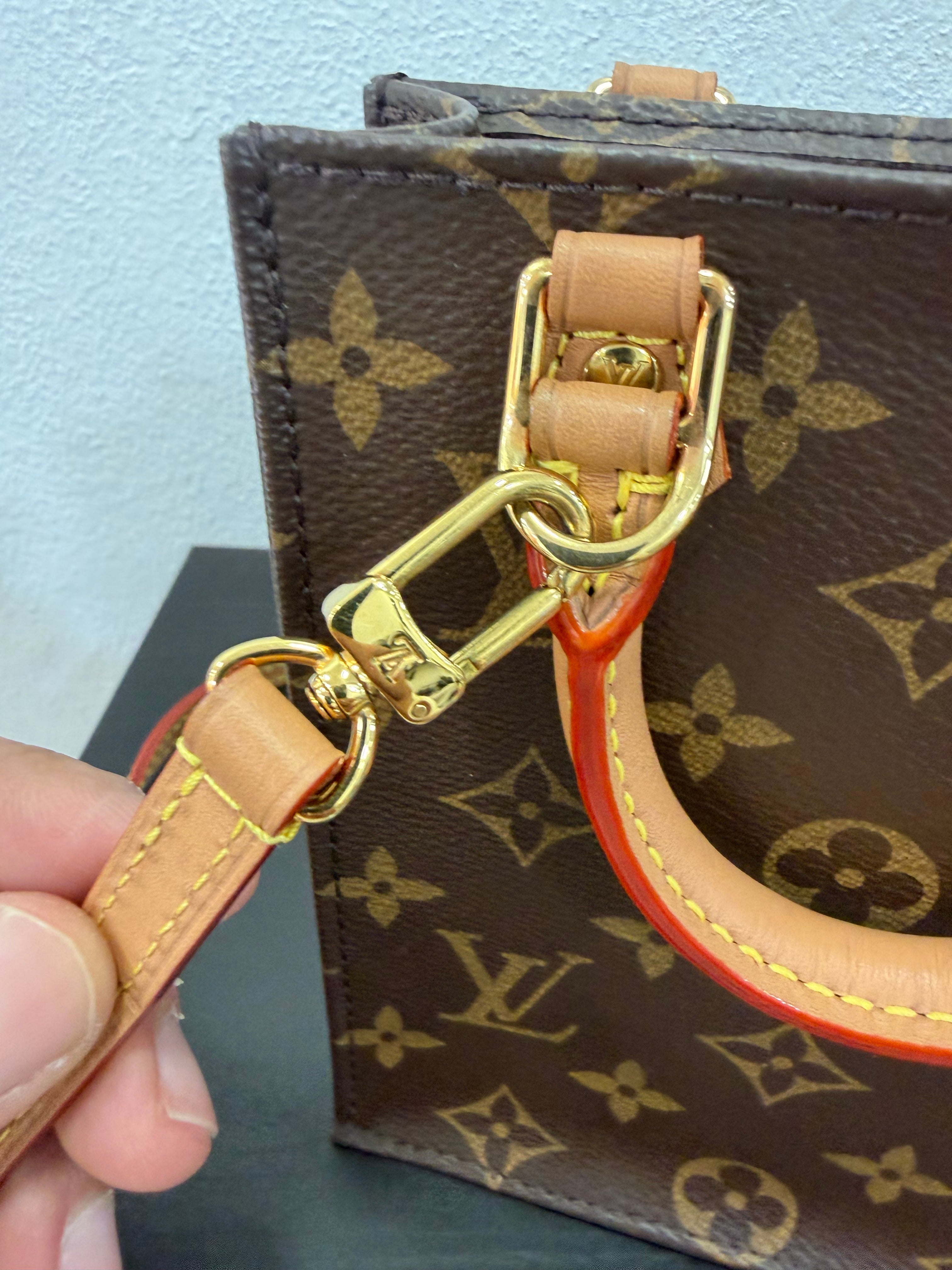 Louis Vuitton Petit Sac Plat