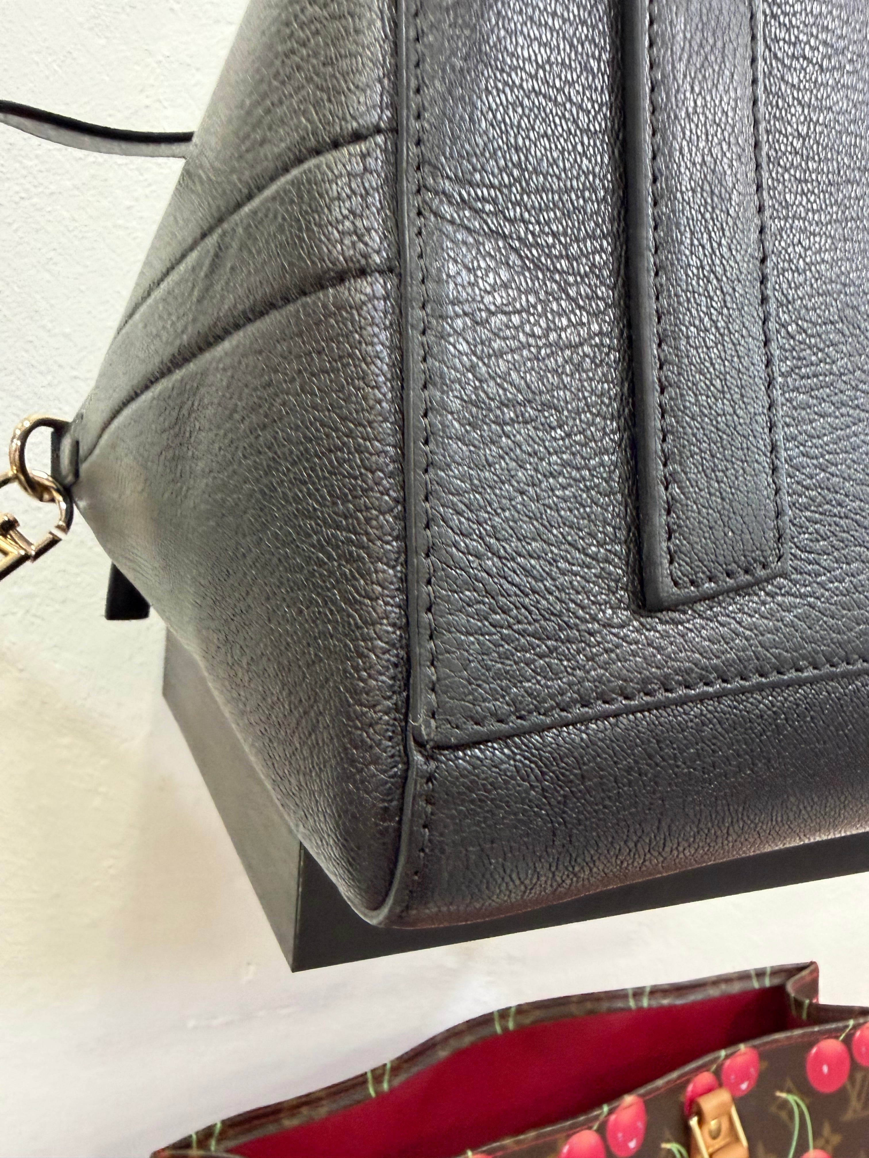 Givenchy Antigona Medium