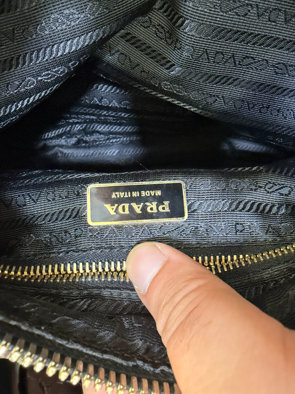 Prada Hobo Nylon e pelle spazzolata