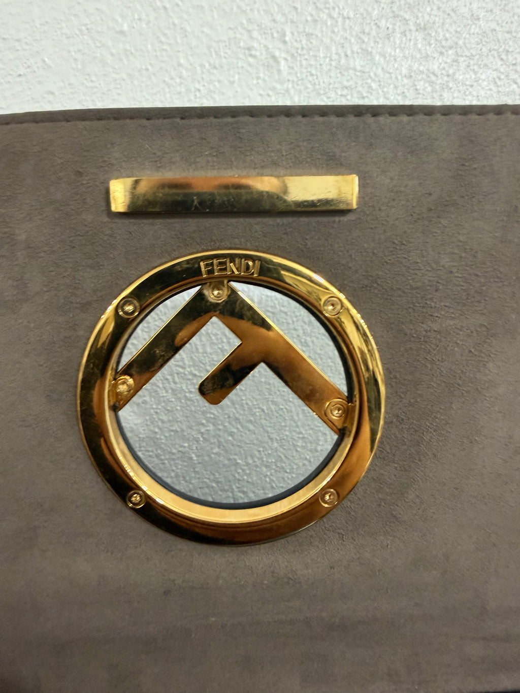 Fendi Kan I Medium in pelle Blu e FF