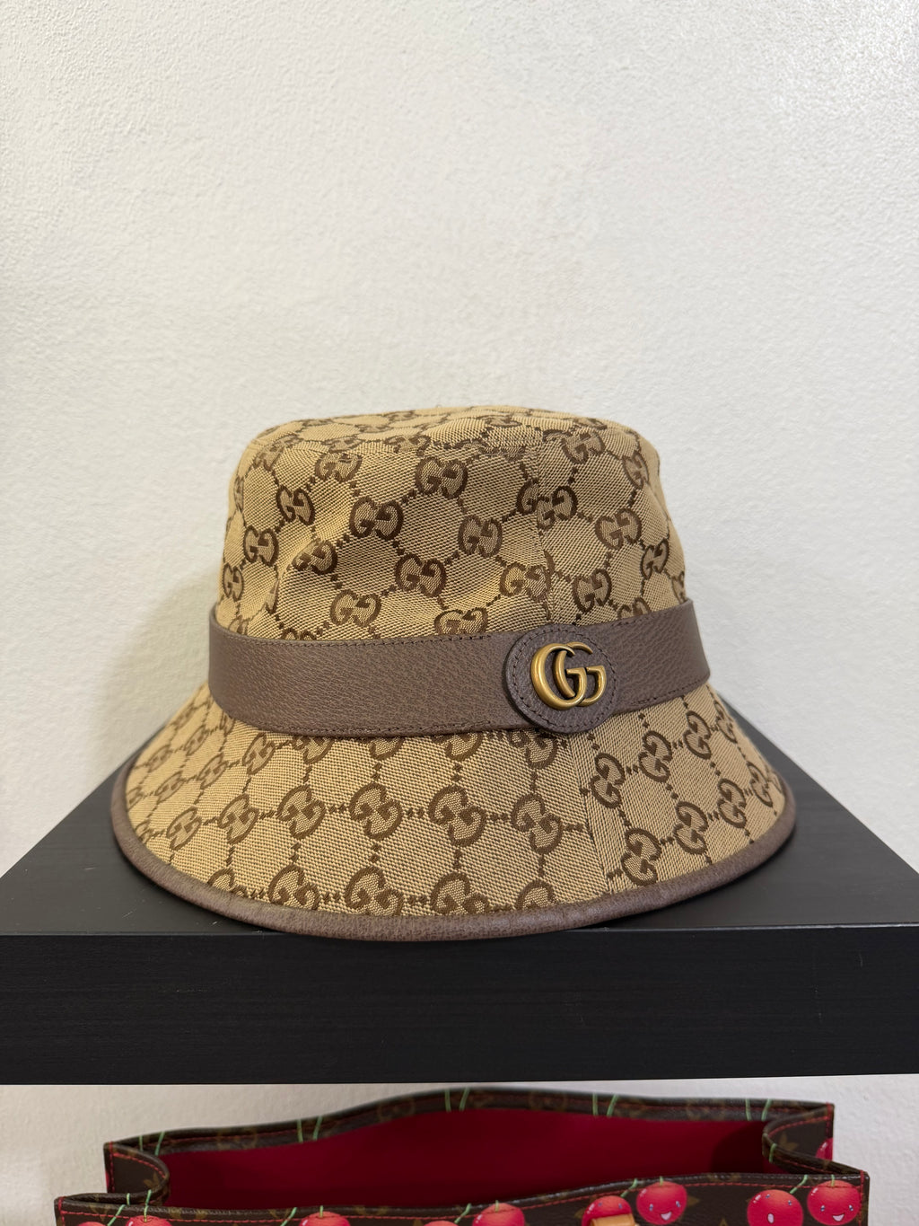 Gucci Bucket Hat GG Supreme