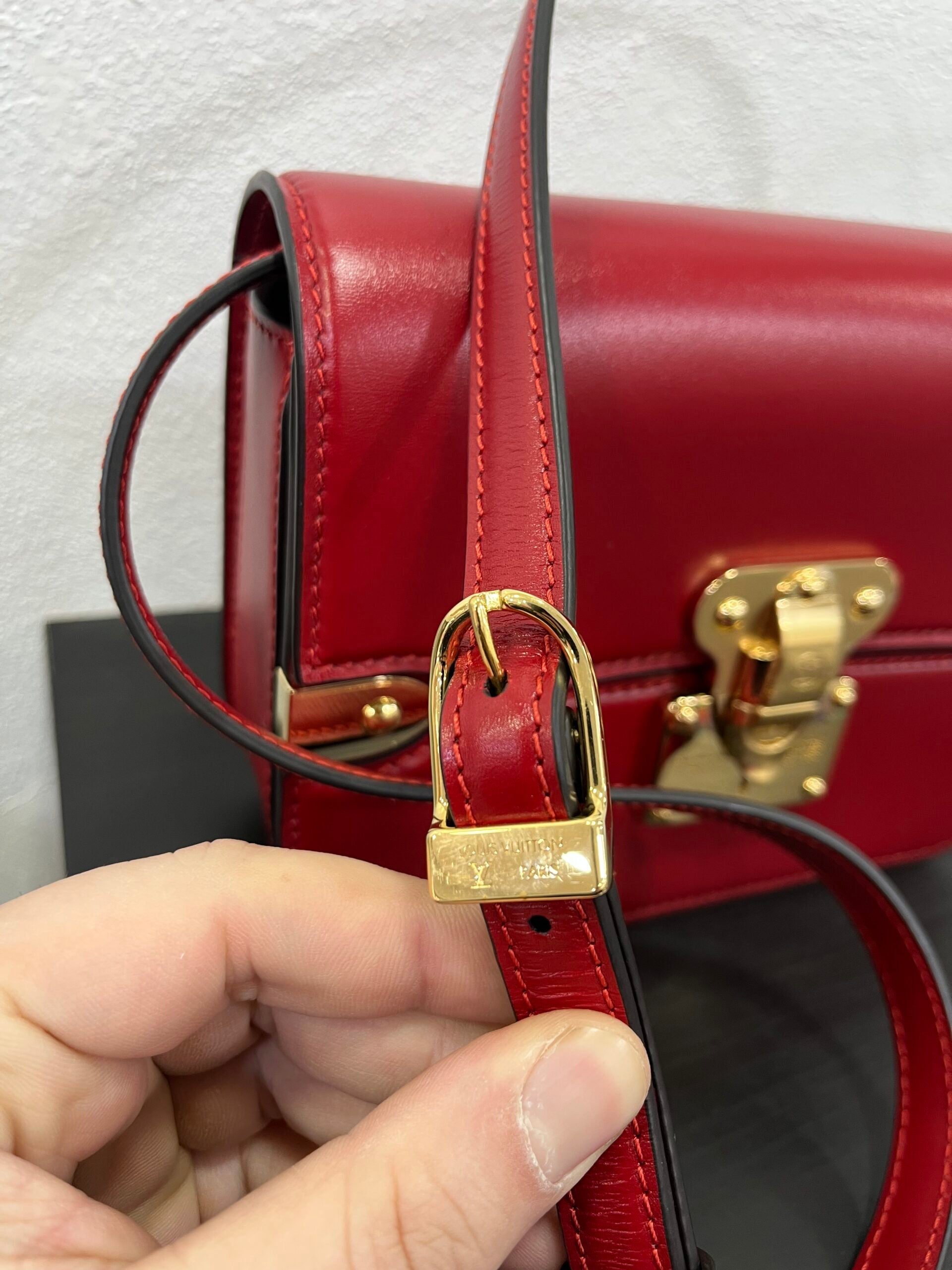 Louis Vuitton Orsay MM Rouge