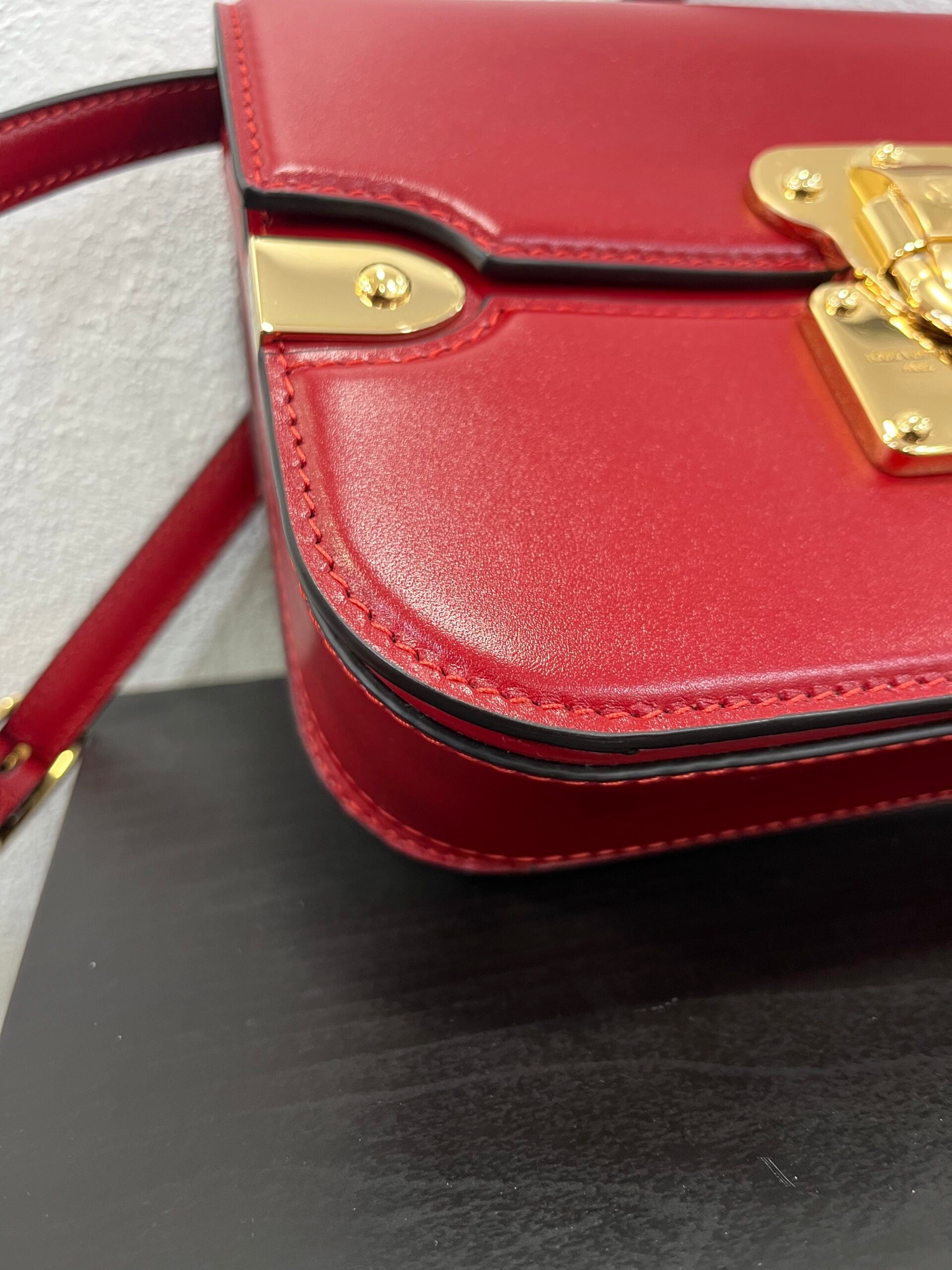 Louis Vuitton Orsay MM Rouge