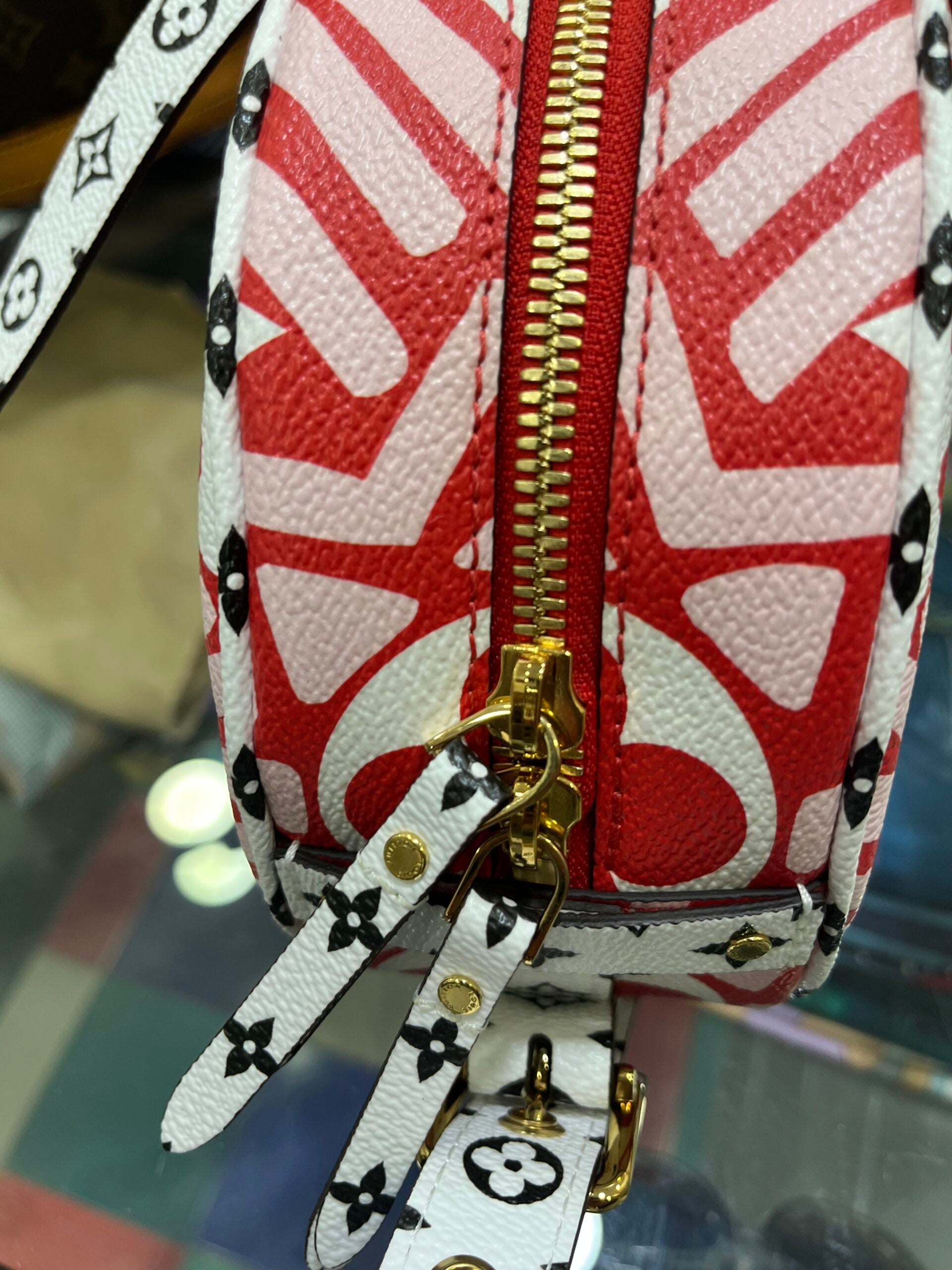 Louis Vuitton Boite Chapeau Crafty Limited Edition