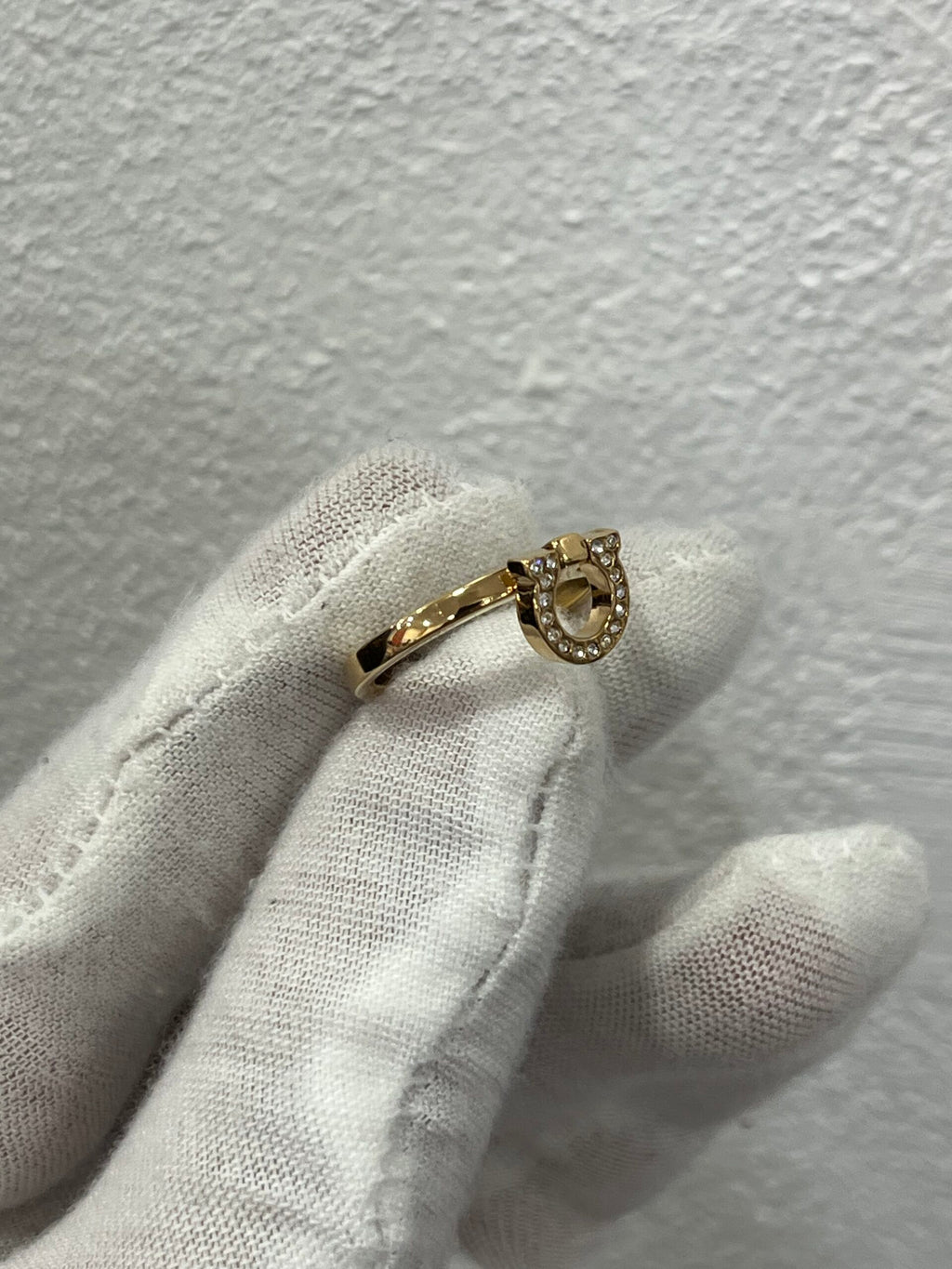 Ferragamo Anello Gancini con strass