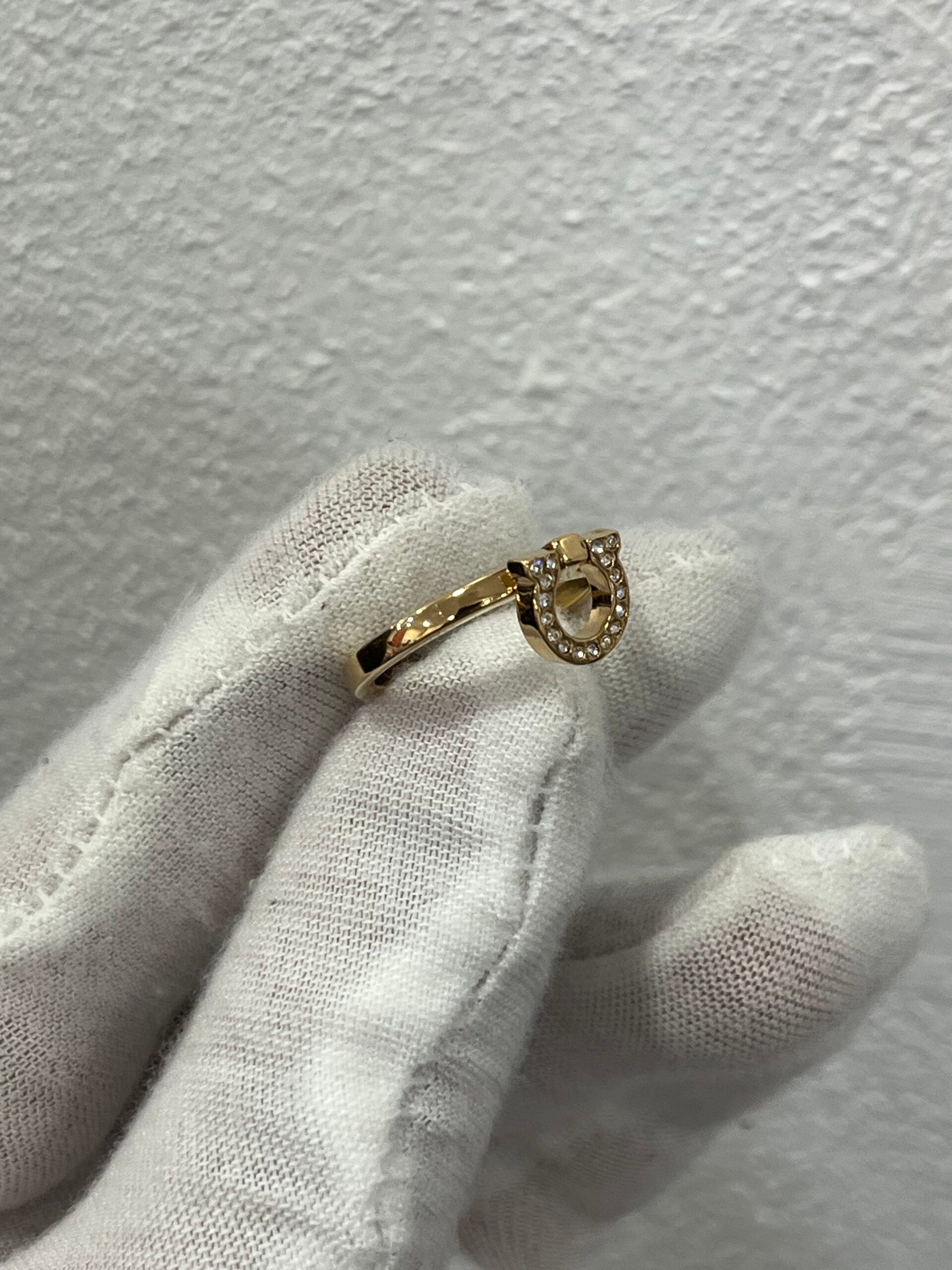 Ferragamo Anello Gancini con strass