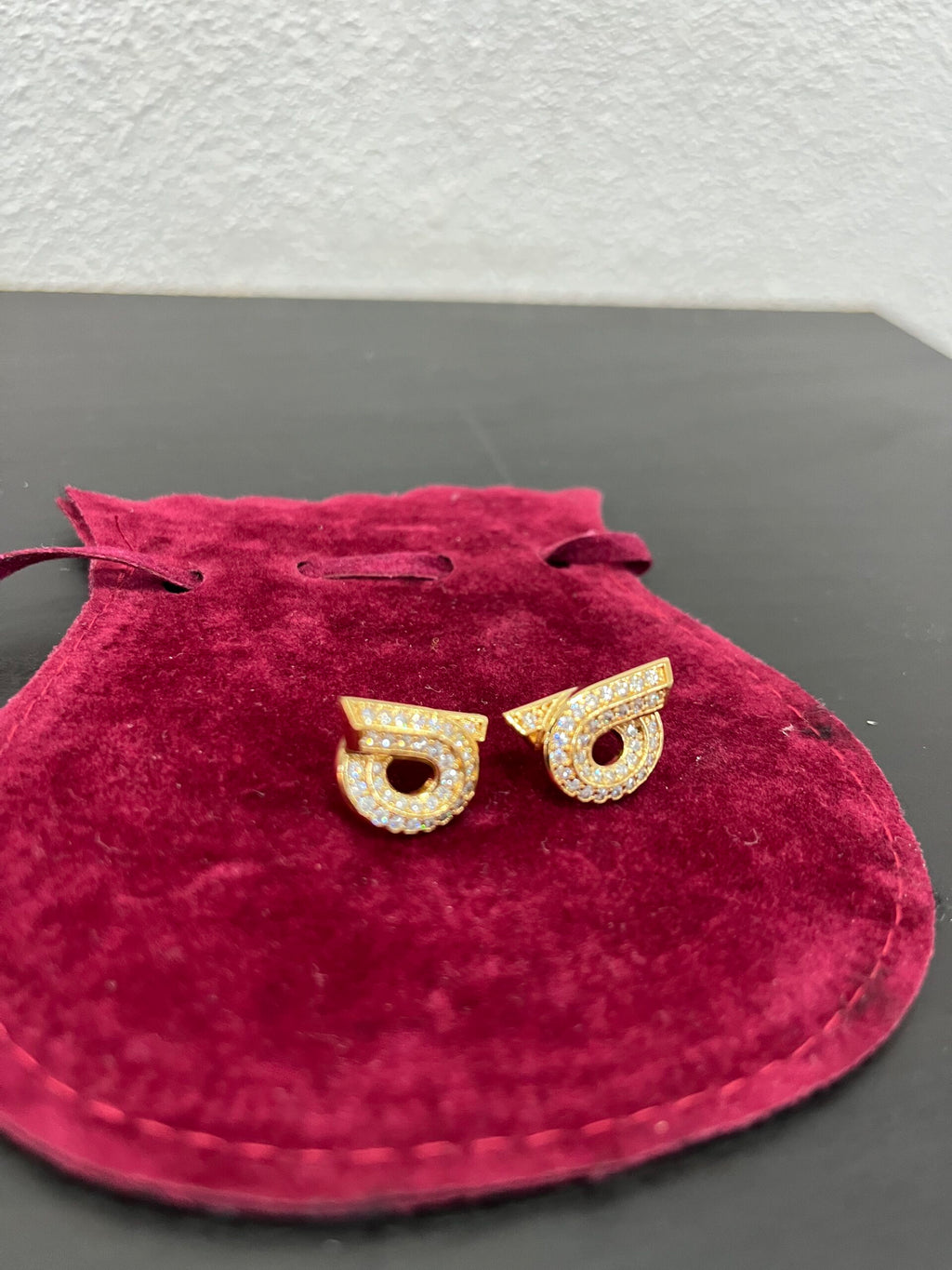 Ferragamo Orecchini Gancini con strass