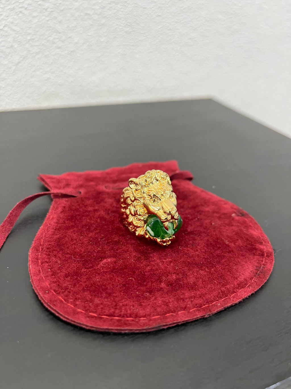 Gucci Anello Leone con pietra
