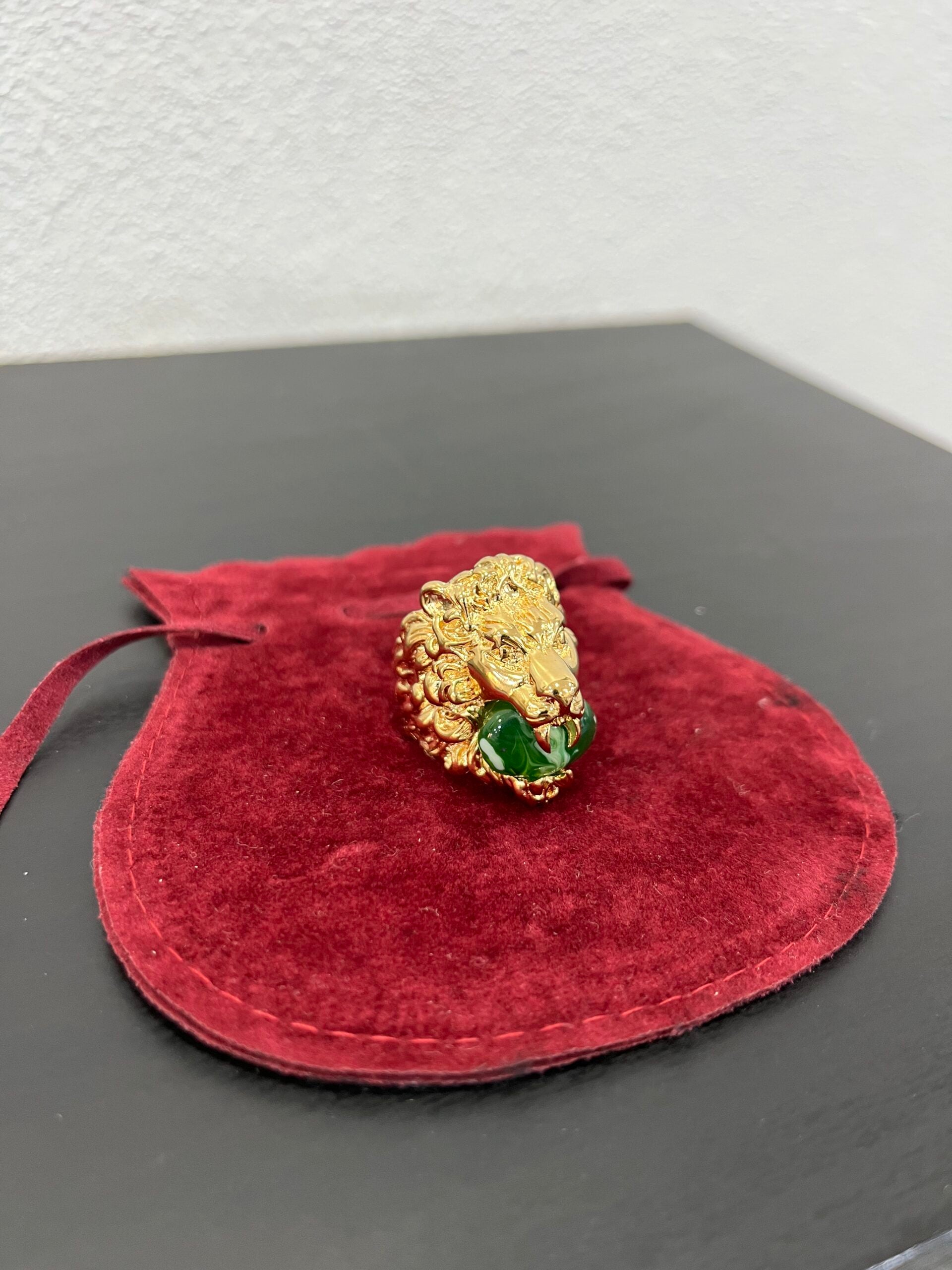 Gucci Anello Leone con pietra