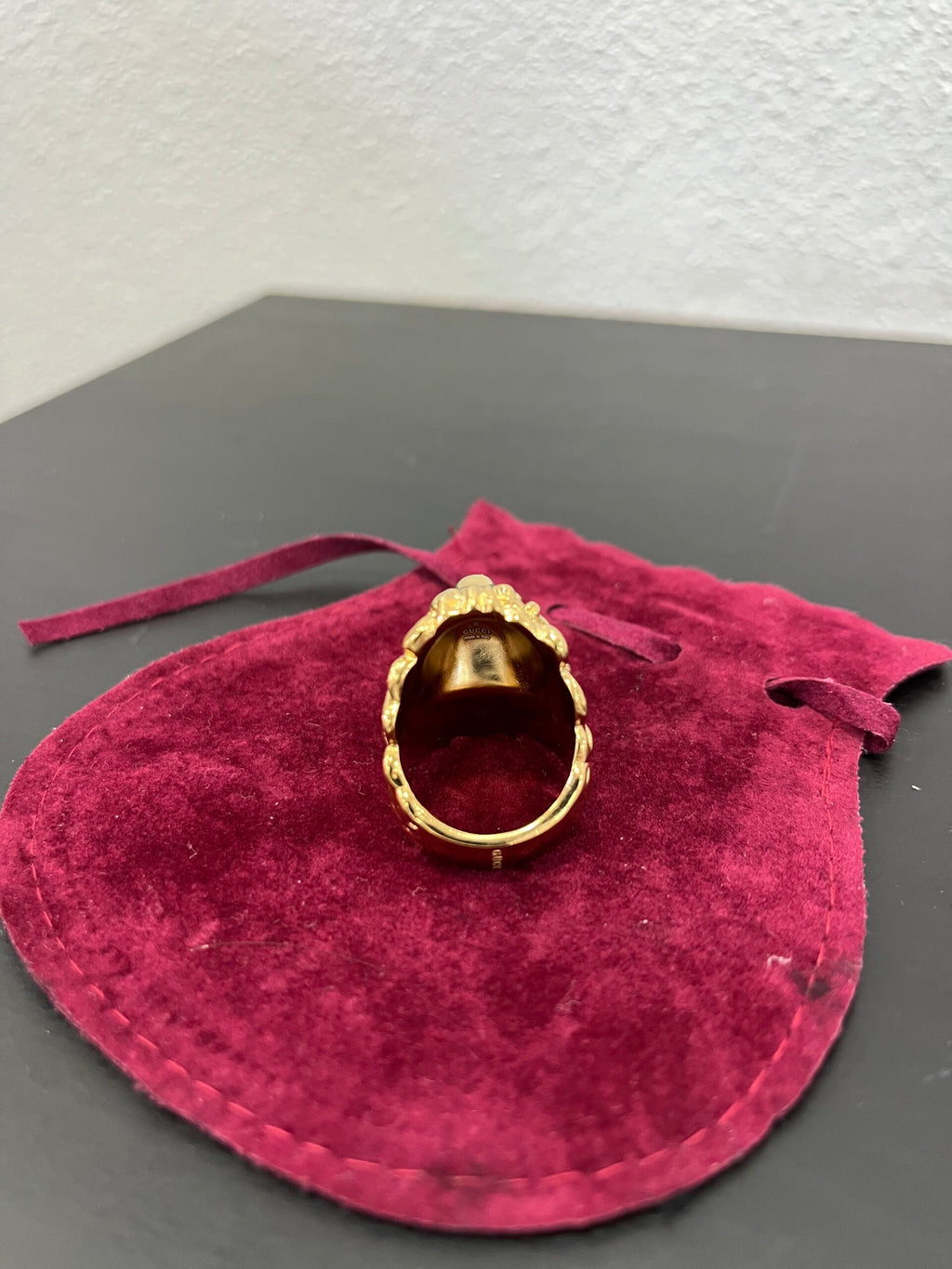 Gucci Anello Leone con pietra