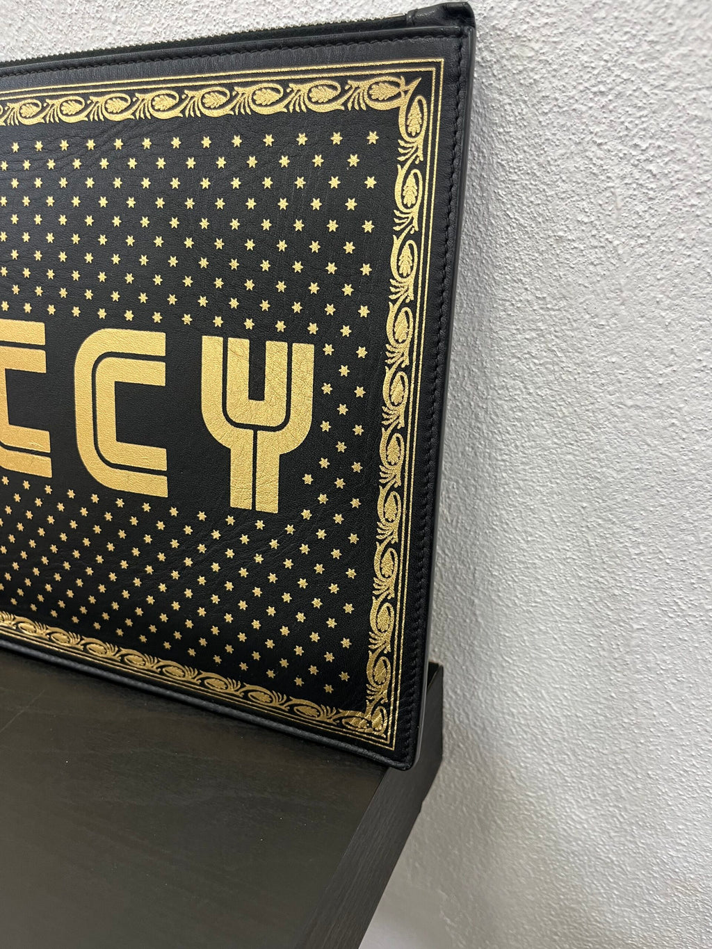 Gucci Clutch Magnetismo 'Guccy'