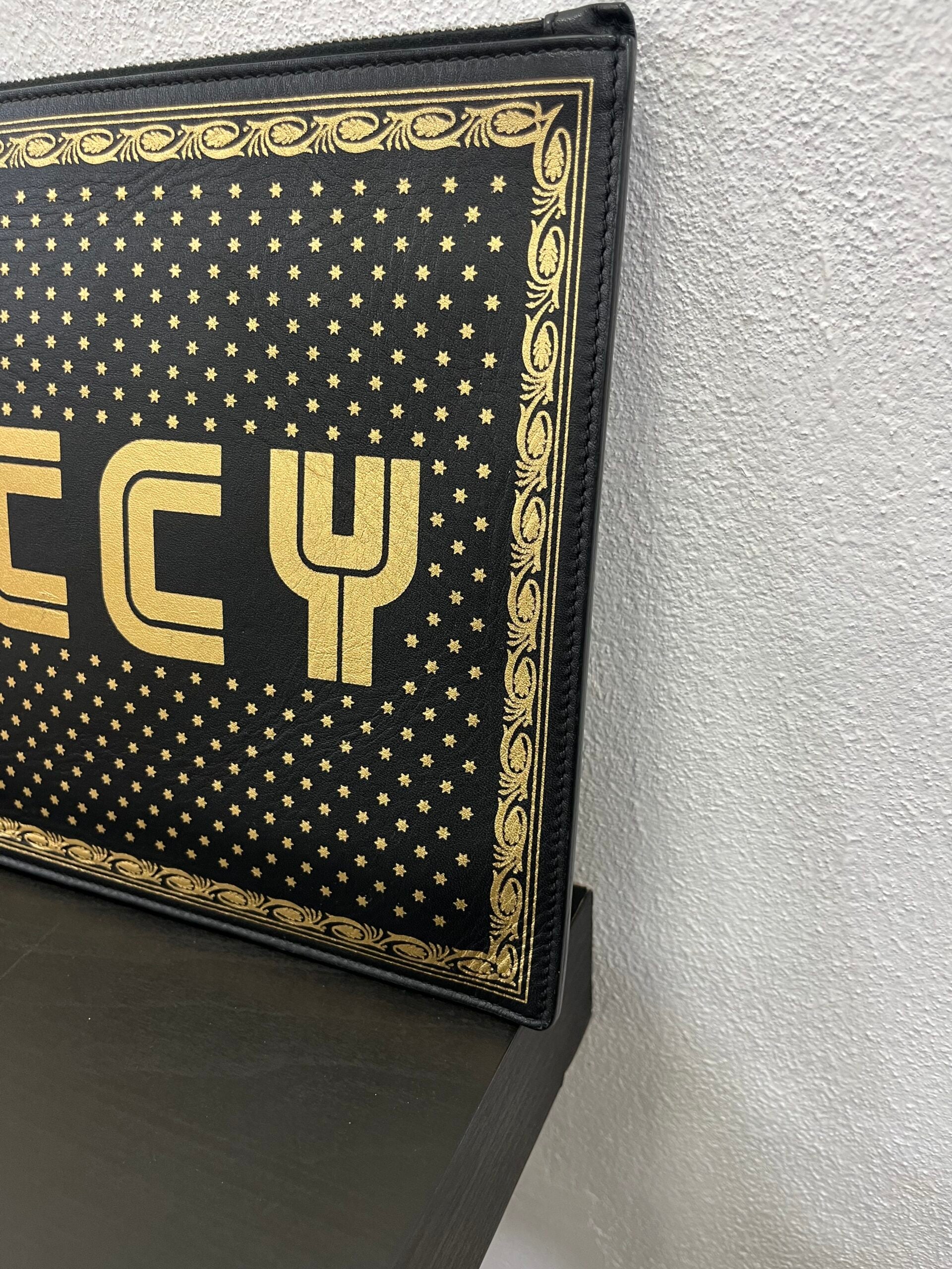 Gucci Clutch Magnetismo 'Guccy'