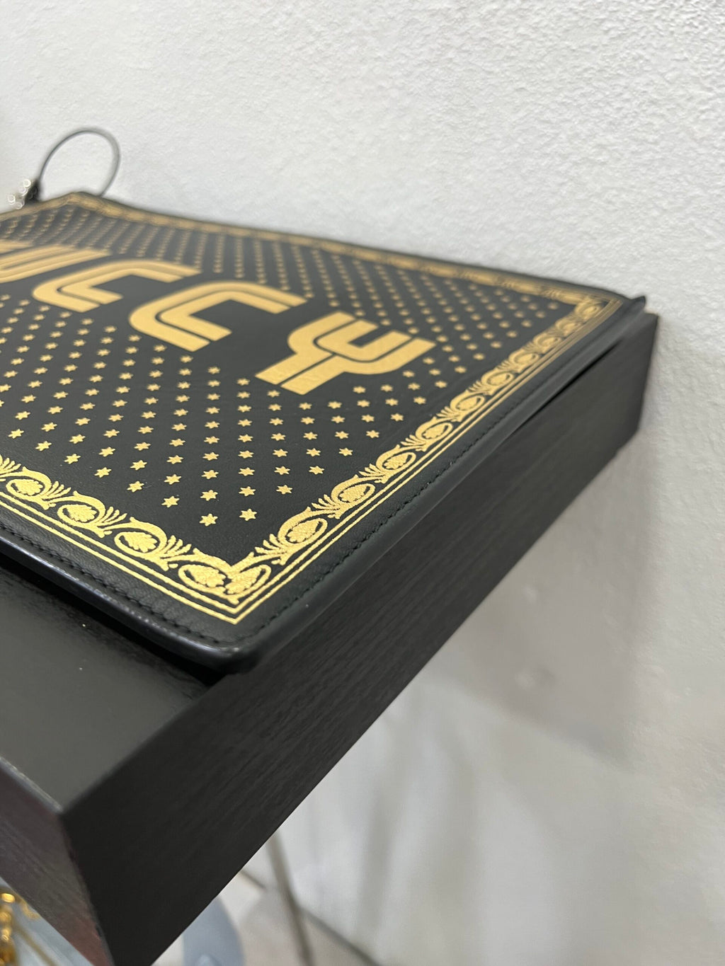 Gucci Clutch Magnetismo 'Guccy'