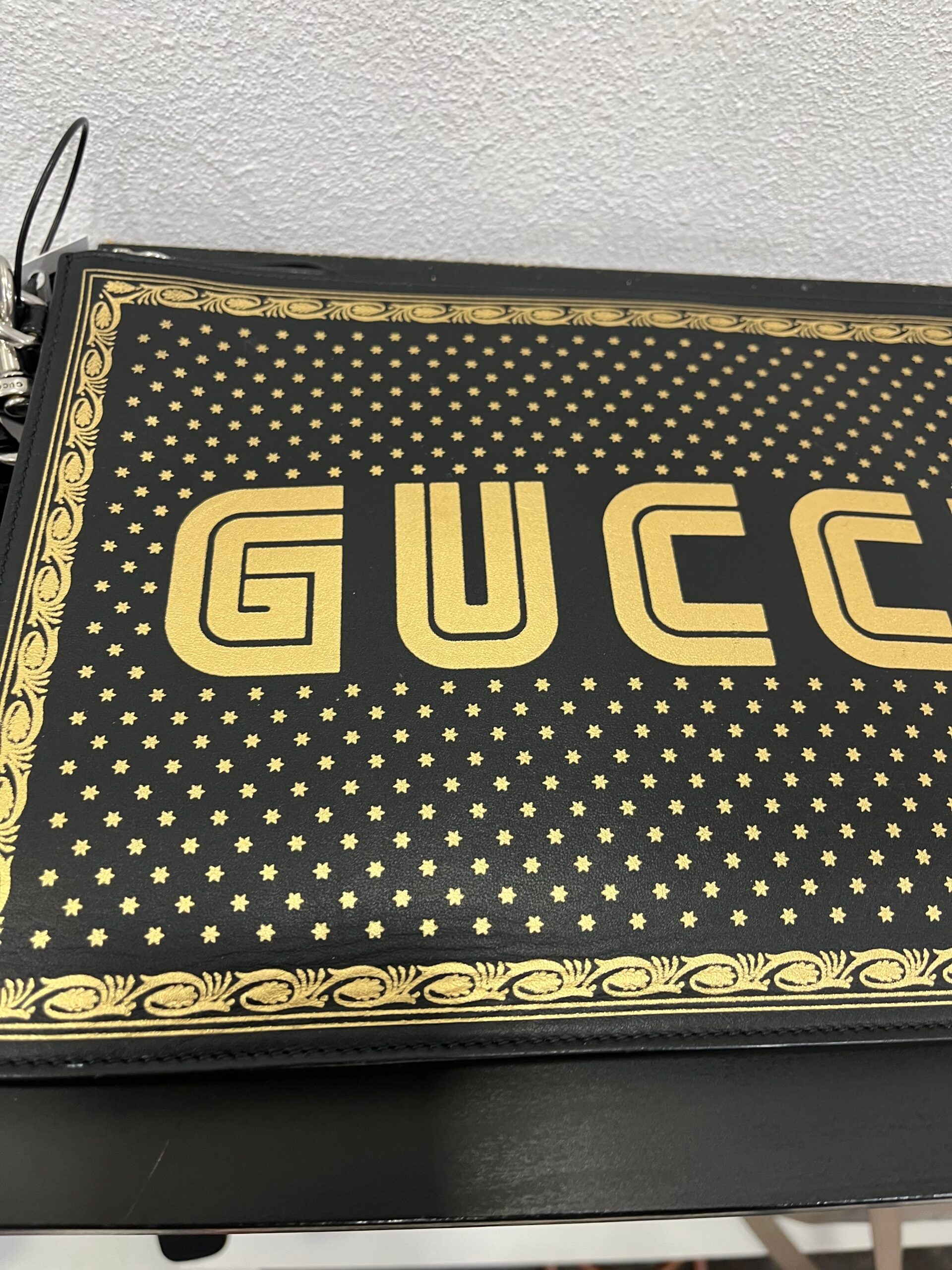 Gucci Clutch Magnetismo 'Guccy'