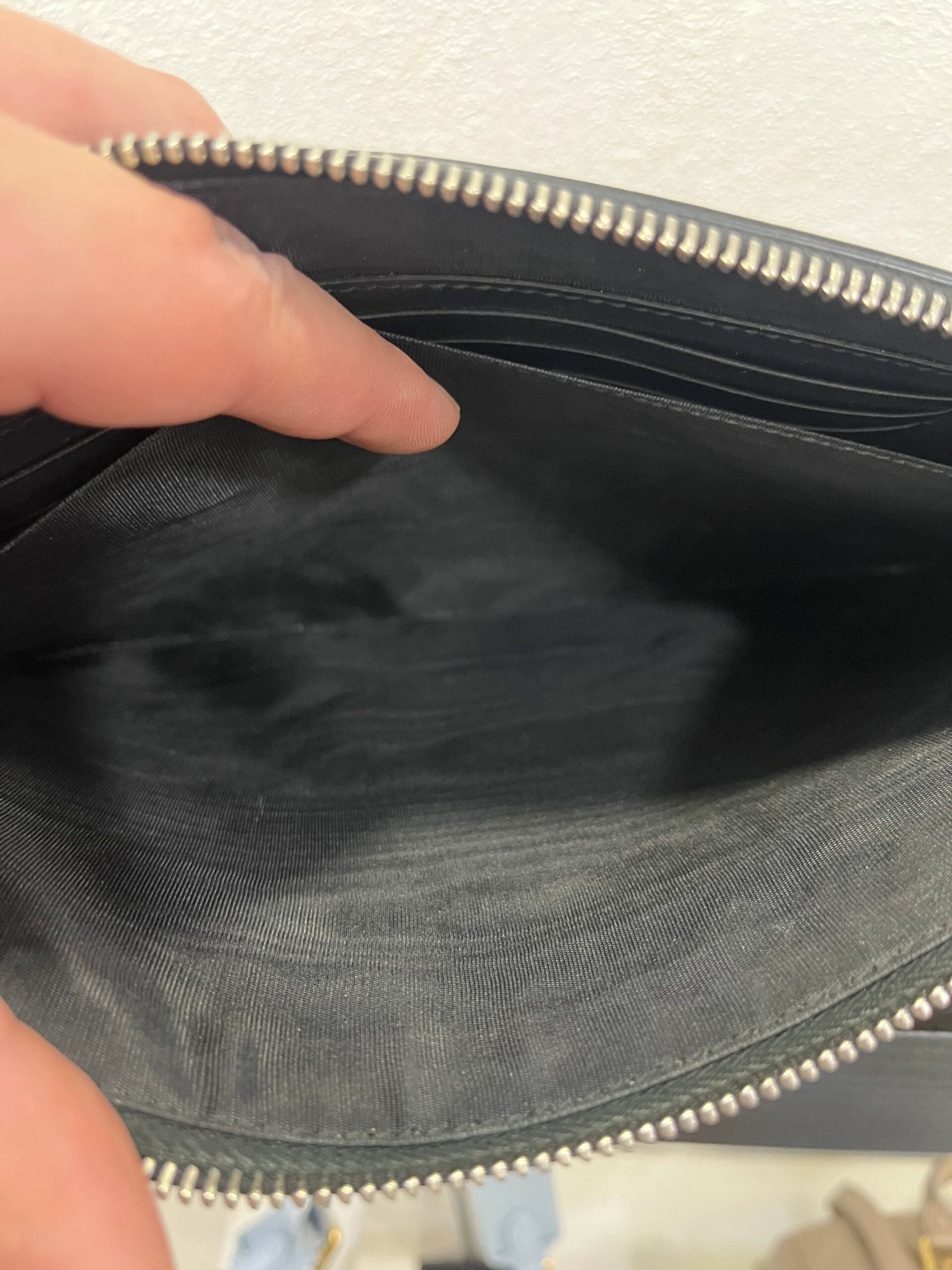 Gucci Clutch Magnetismo 'Guccy'